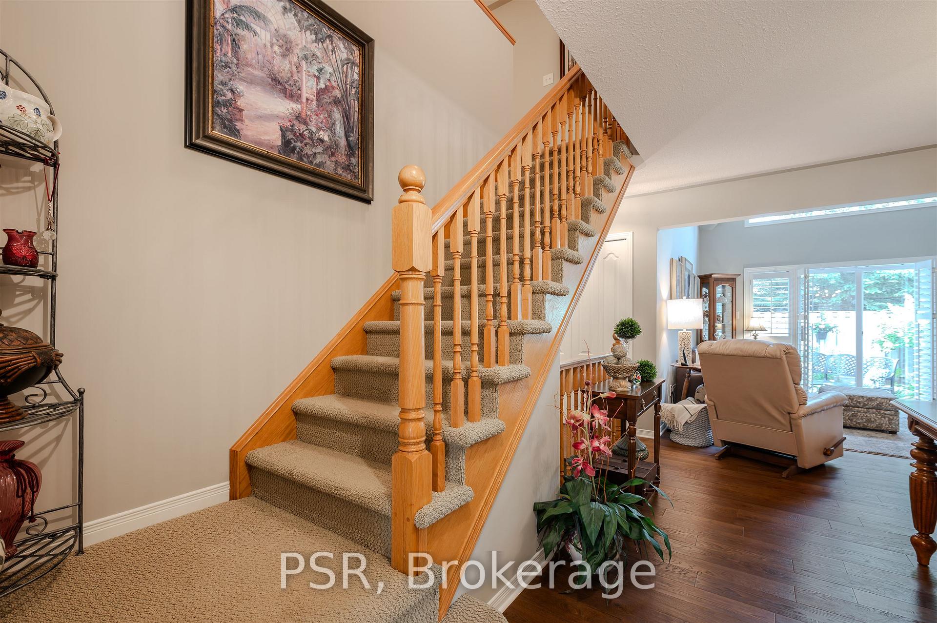 Photo 24 of Unit 49, 212 Stonehenge Drive, Hamilton, Meadowlands — HOMEH