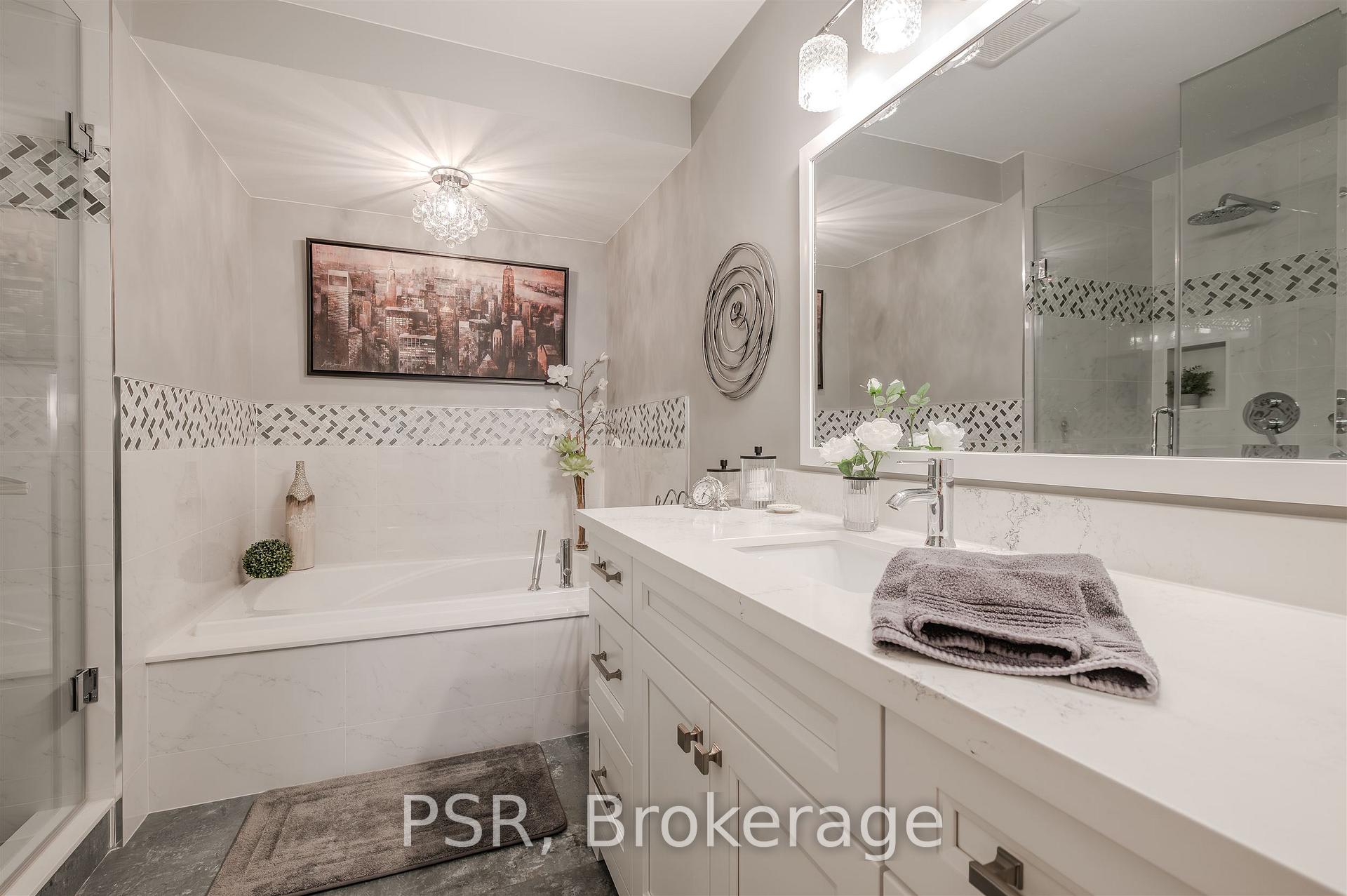 Photo 23 of Unit 49, 212 Stonehenge Drive, Hamilton, Meadowlands — HOMEH