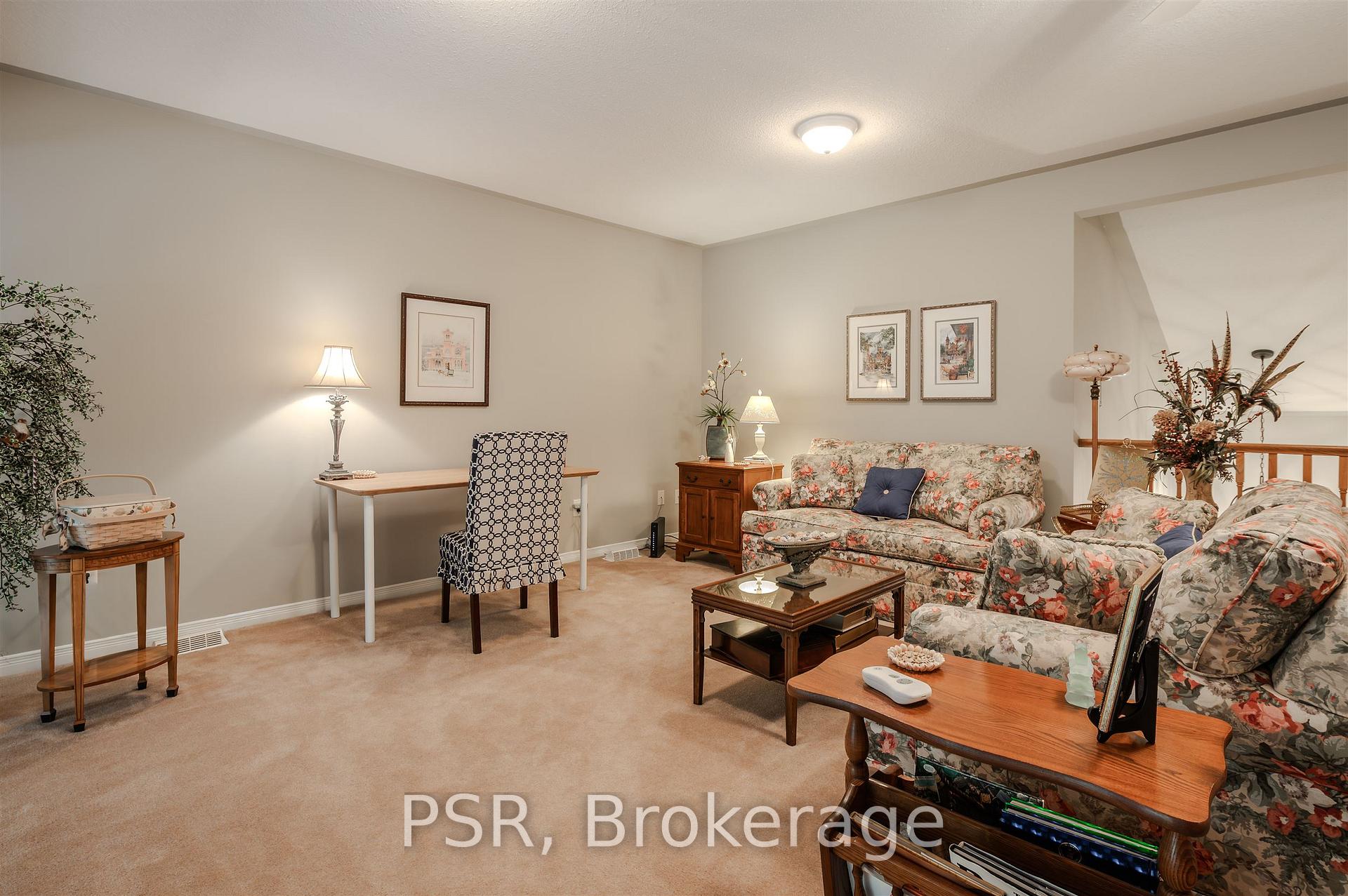 Photo 20 of Unit 49, 212 Stonehenge Drive, Hamilton, Meadowlands — HOMEH