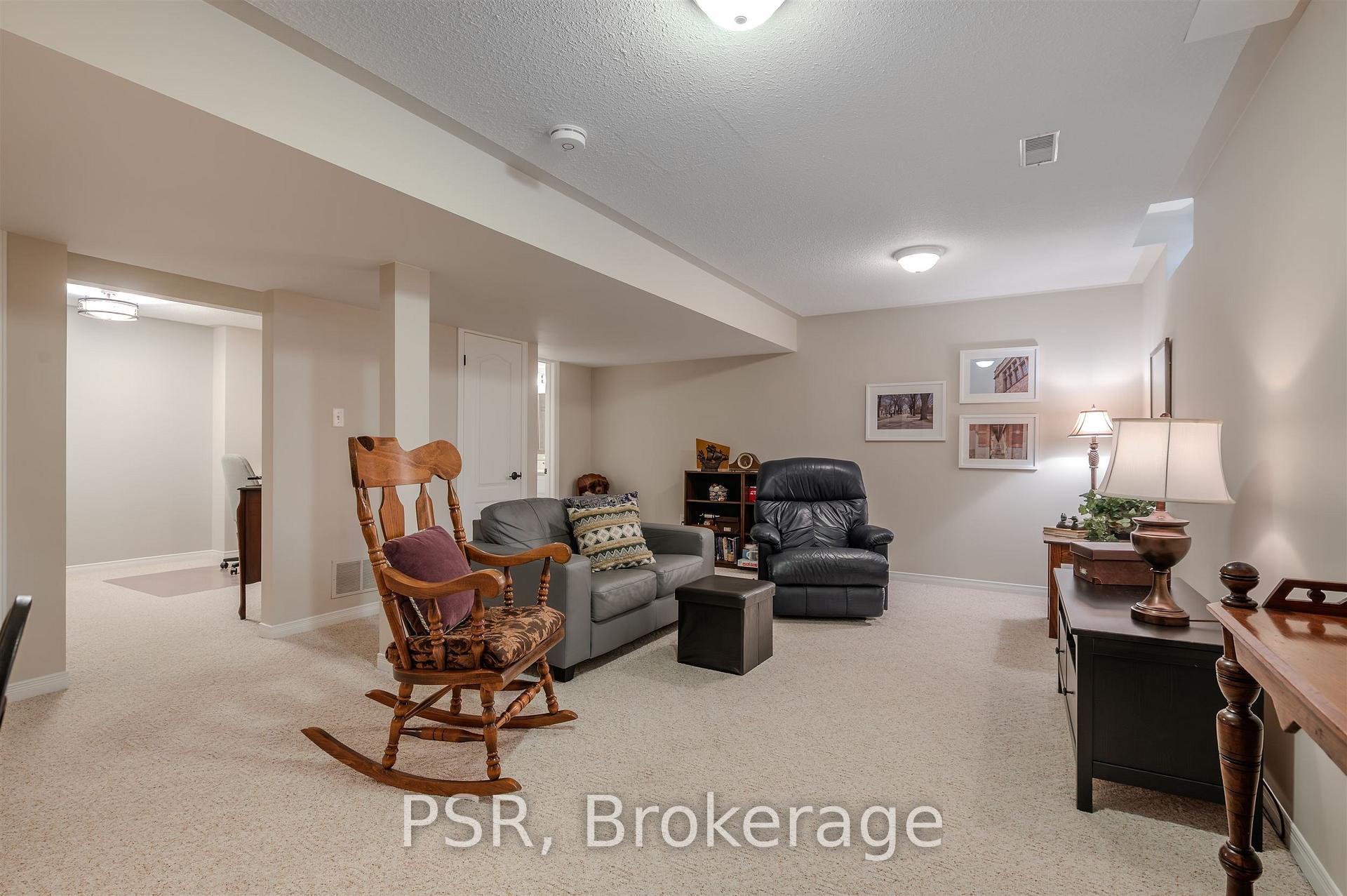 Photo 31 of Unit 49, 212 Stonehenge Drive, Hamilton, Meadowlands — HOMEH