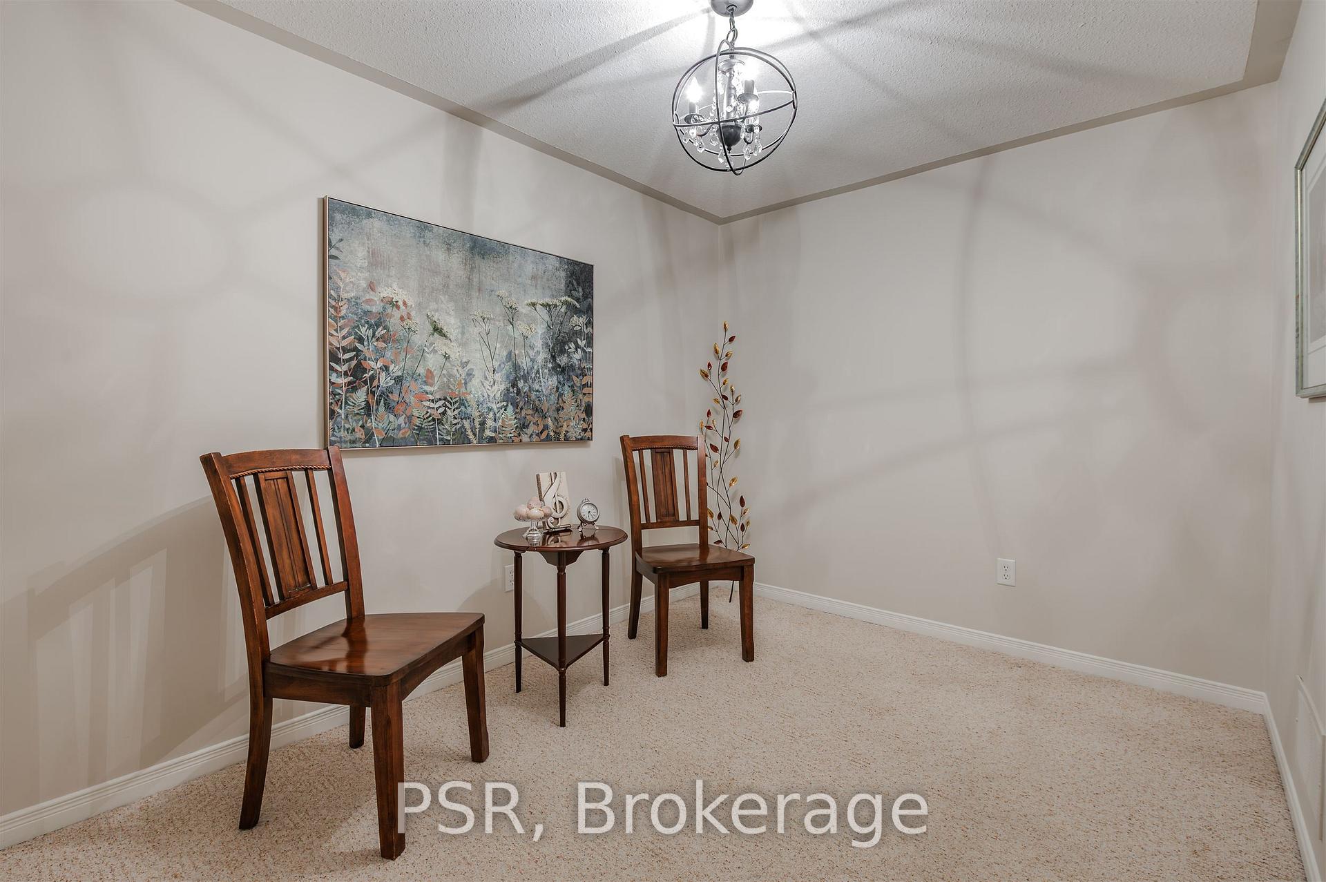 Photo 32 of Unit 49, 212 Stonehenge Drive, Hamilton, Meadowlands — HOMEH