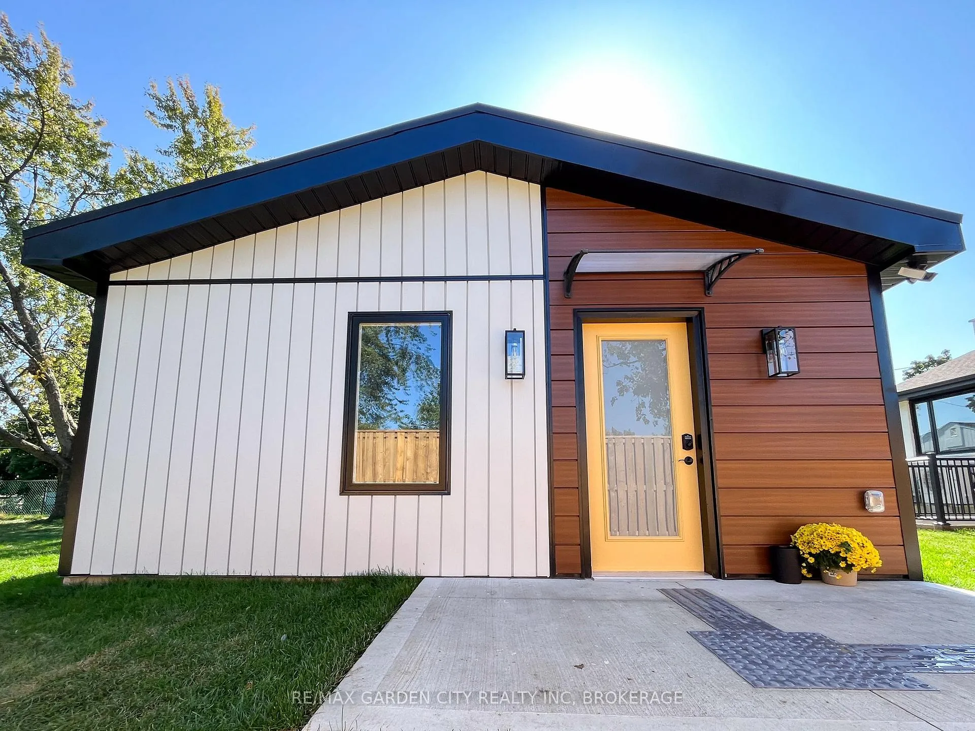 Photo 2 of 23 Warren Avenue, Hamilton, Balfour — HOMEH