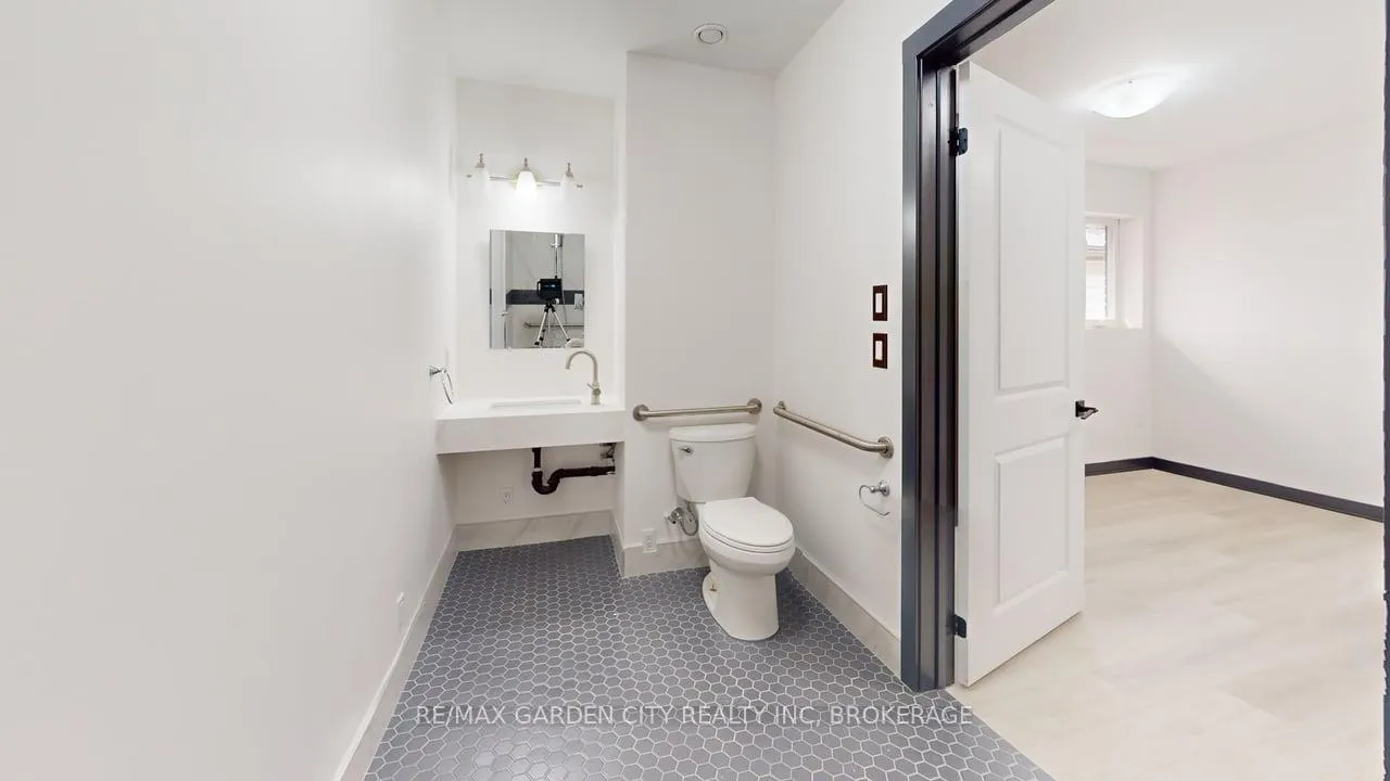 Photo 24 of 23 Warren Avenue, Hamilton, Balfour — HOMEH