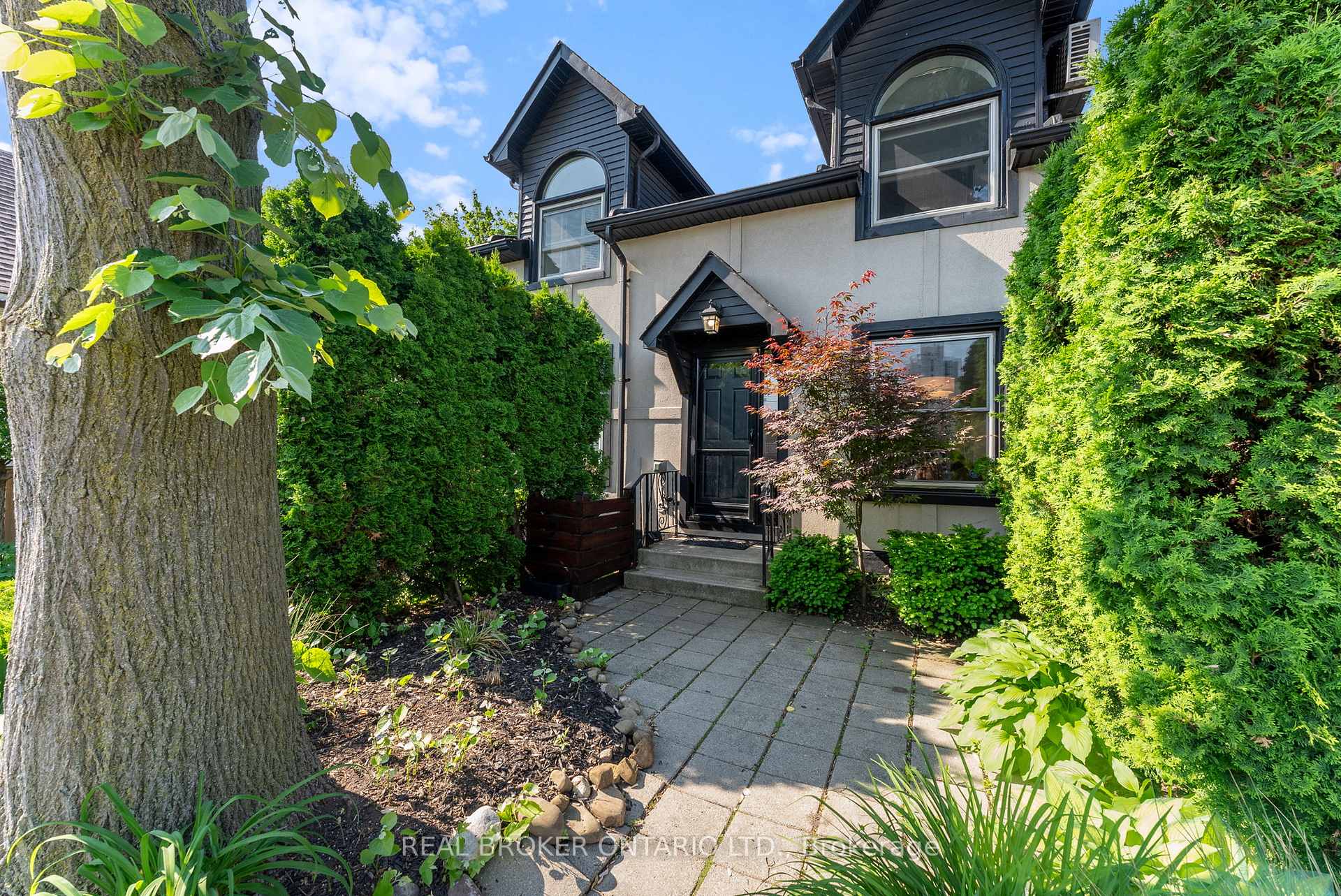 Front of Unit 2, 23 Macaulay Street W