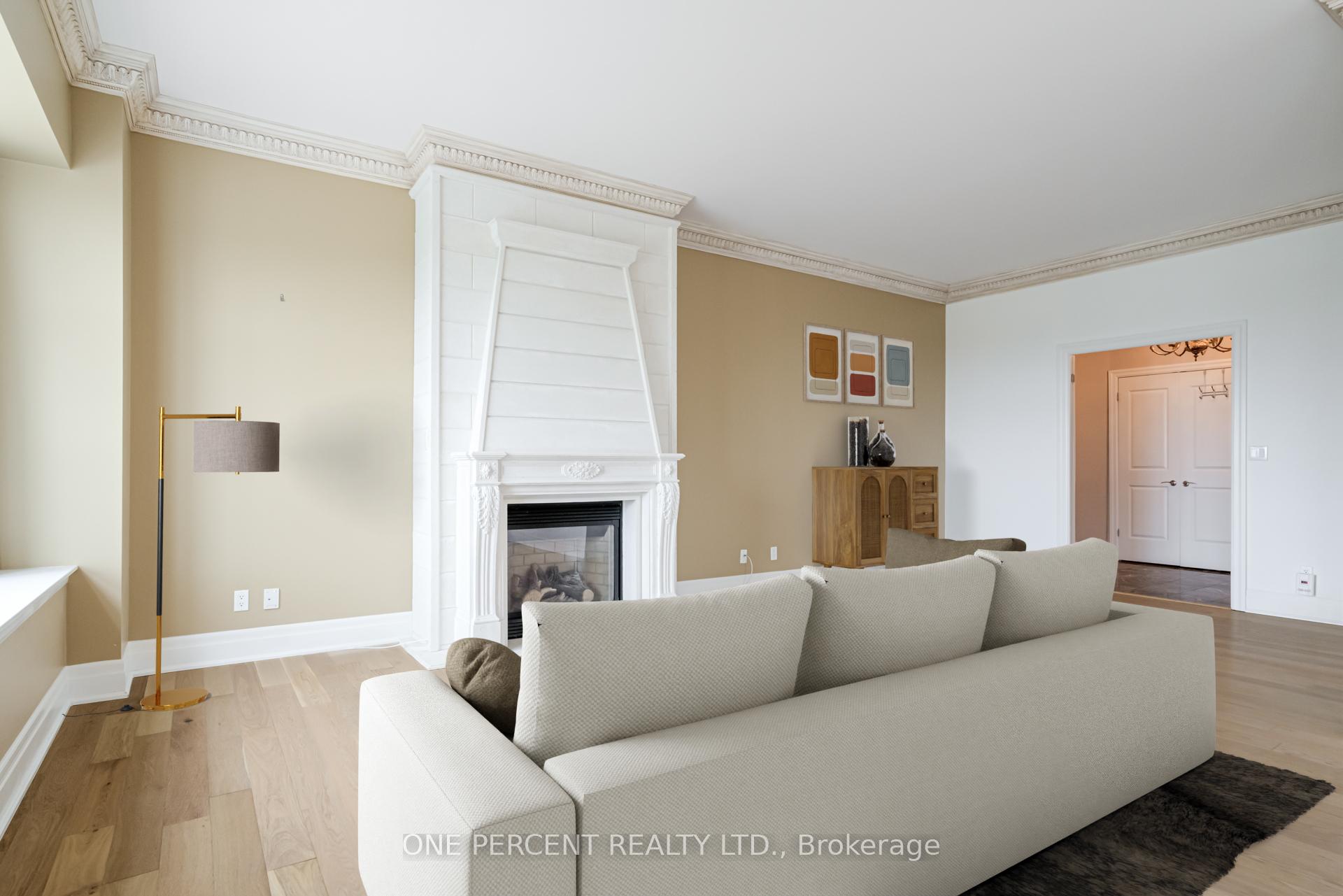 Photo 4 of Unit PH1, 2855 Bloor Street W, Etobicoke, Stonegate-Queensway — HOMEH