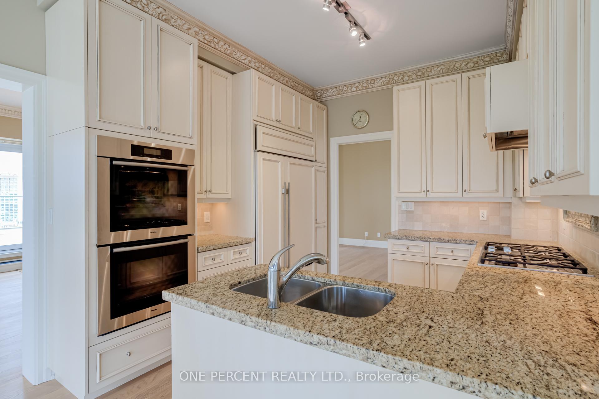 Photo 32 of Unit PH1, 2855 Bloor Street W, Etobicoke, Stonegate-Queensway — HOMEH