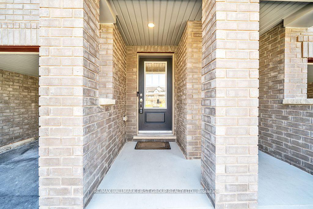 Photo 3 of Unit 72, 137 Danzatore Path, Oshawa, Windfields — HOMEH