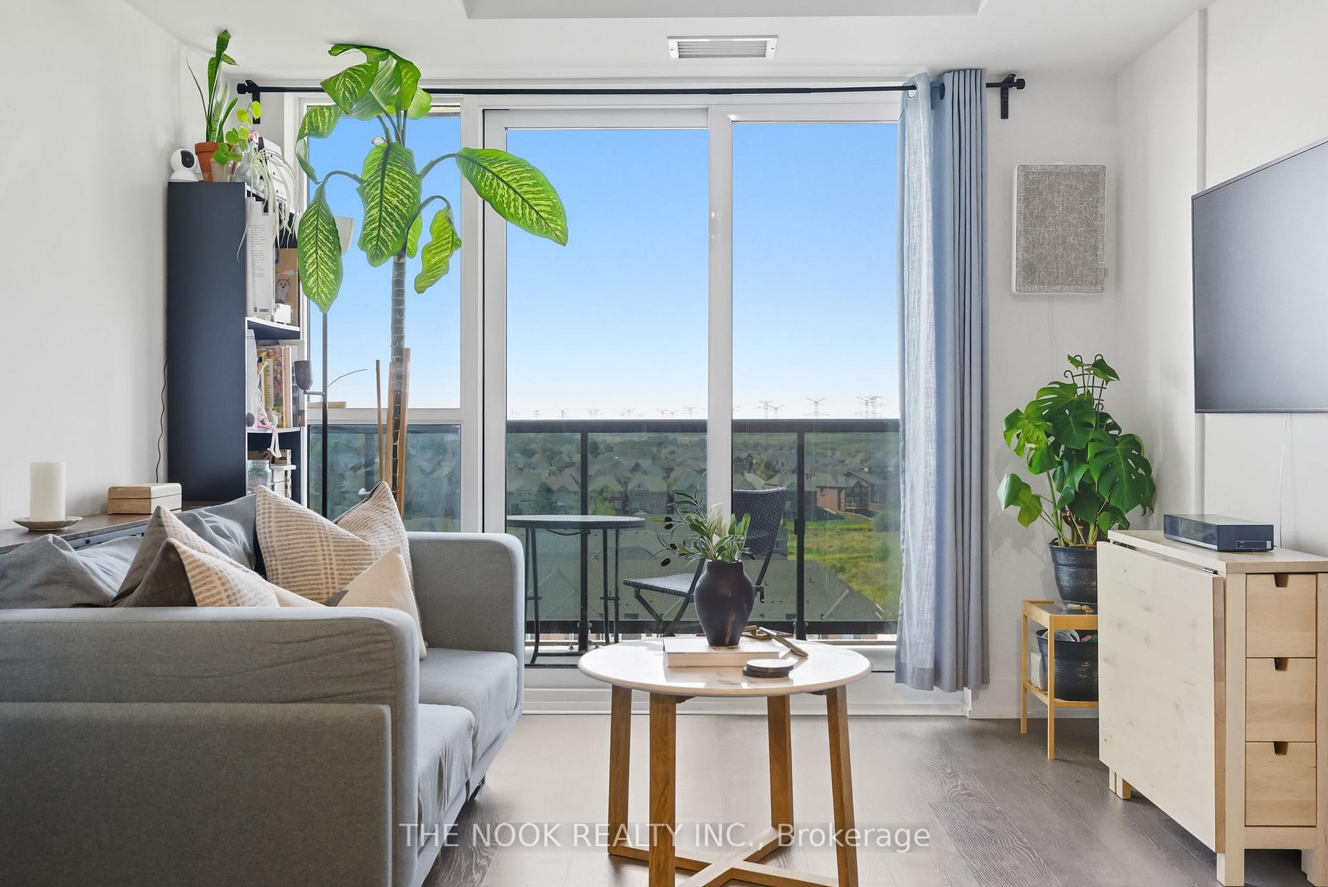 Photo 4 of Unit 805, 2550 Simcoe Street N, Oshawa, Windfields — HOMEH