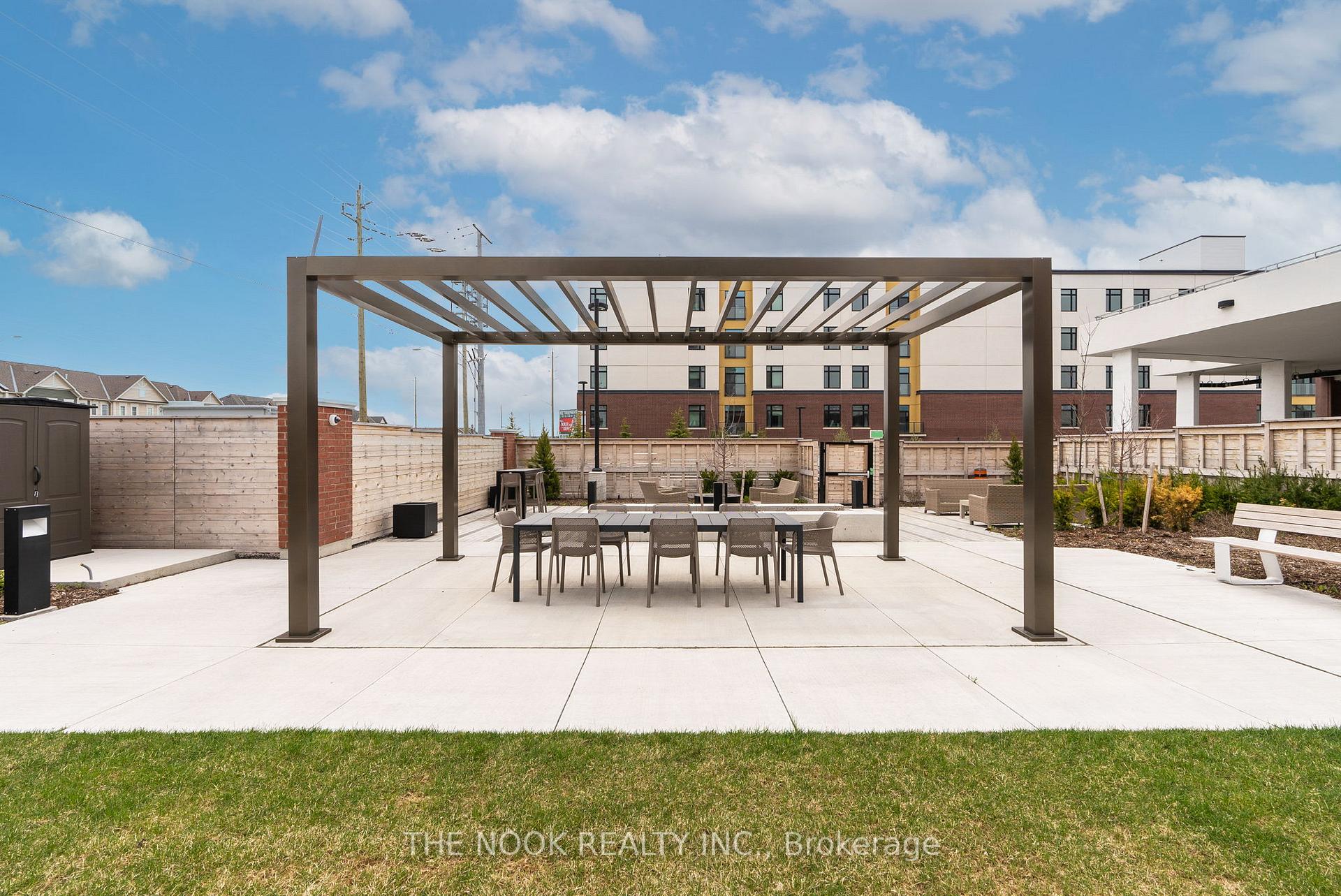 Photo 17 of Unit 805, 2550 Simcoe Street N, Oshawa, Windfields — HOMEH