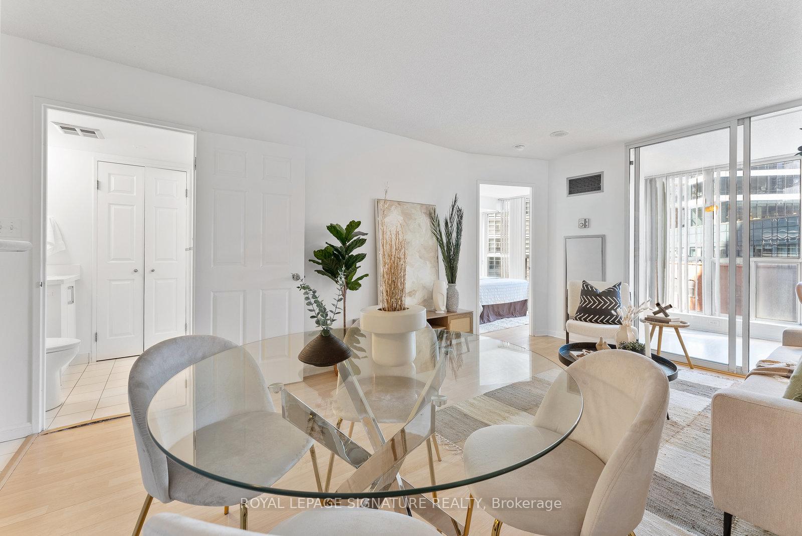 Front of Unit 610, 24 Wellesley Street W