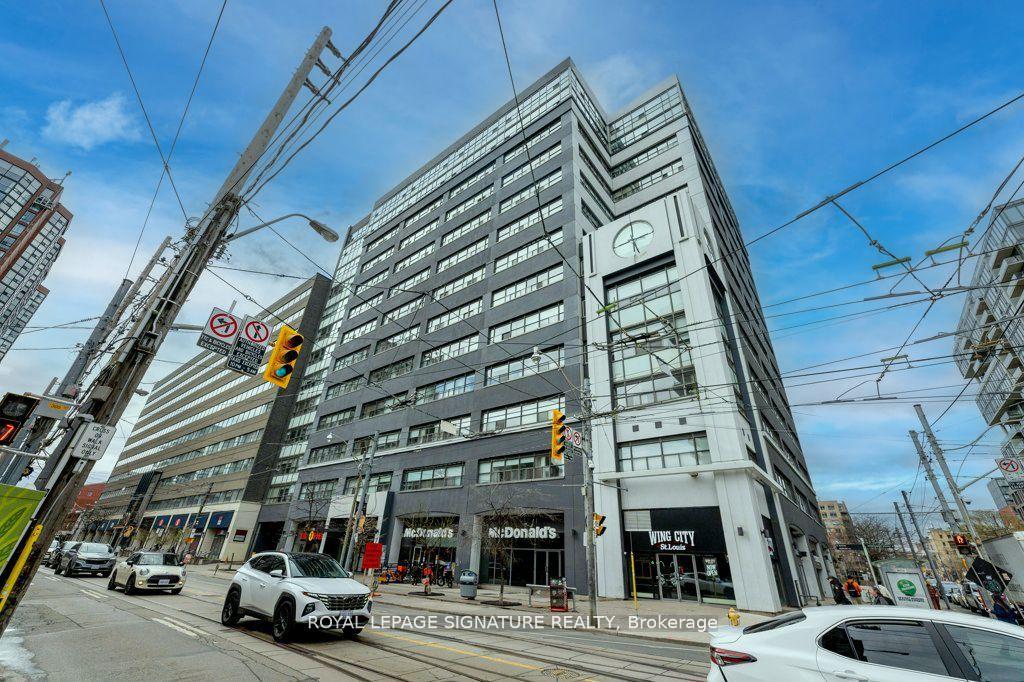 Front of Unit 801, 700 King Street W