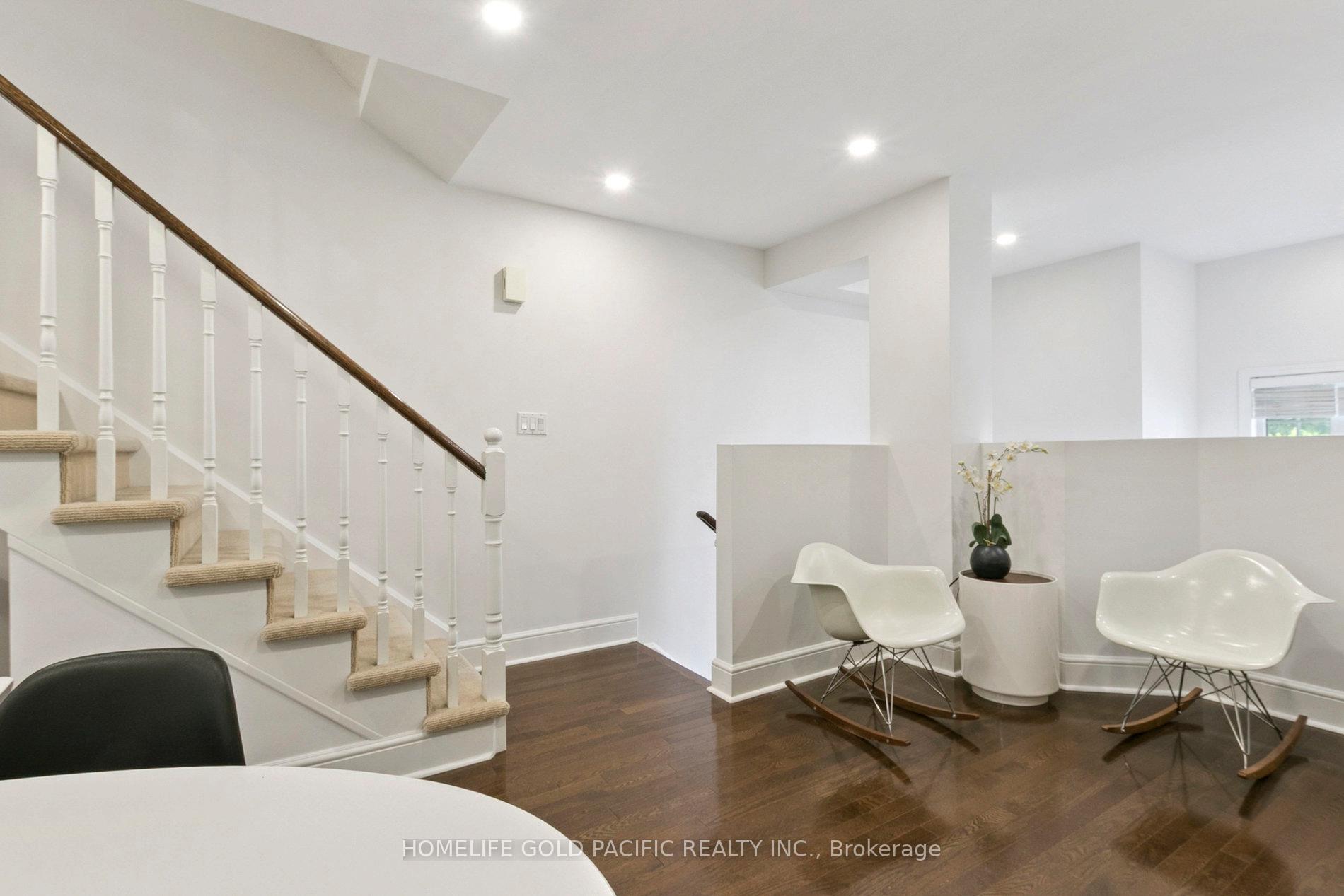 Photo 2 of Unit TH 1, 151 Merton Street, Toronto, Mount Pleasant West — HOMEH