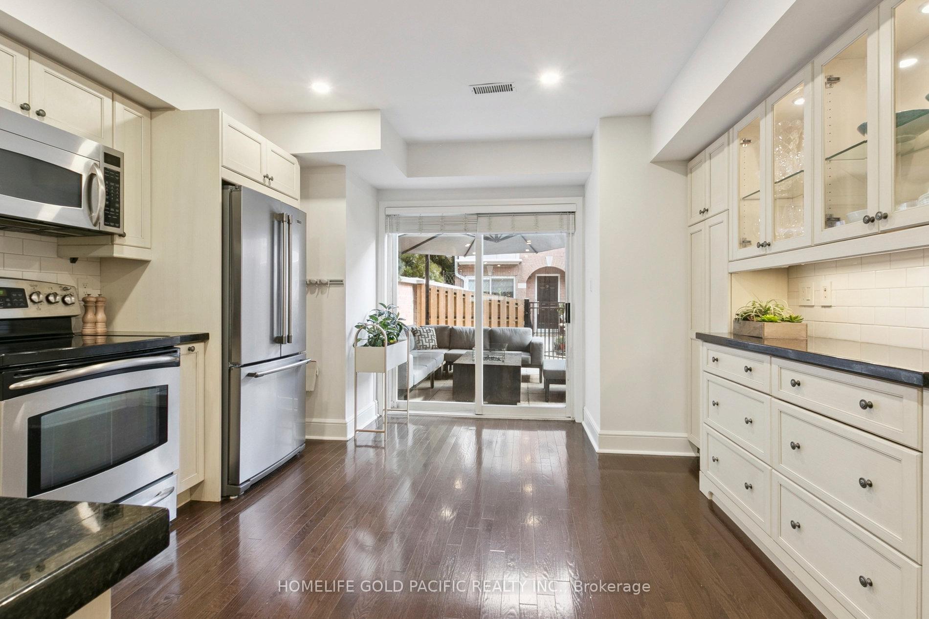 Photo 5 of Unit TH 1, 151 Merton Street, Toronto, Mount Pleasant West — HOMEH