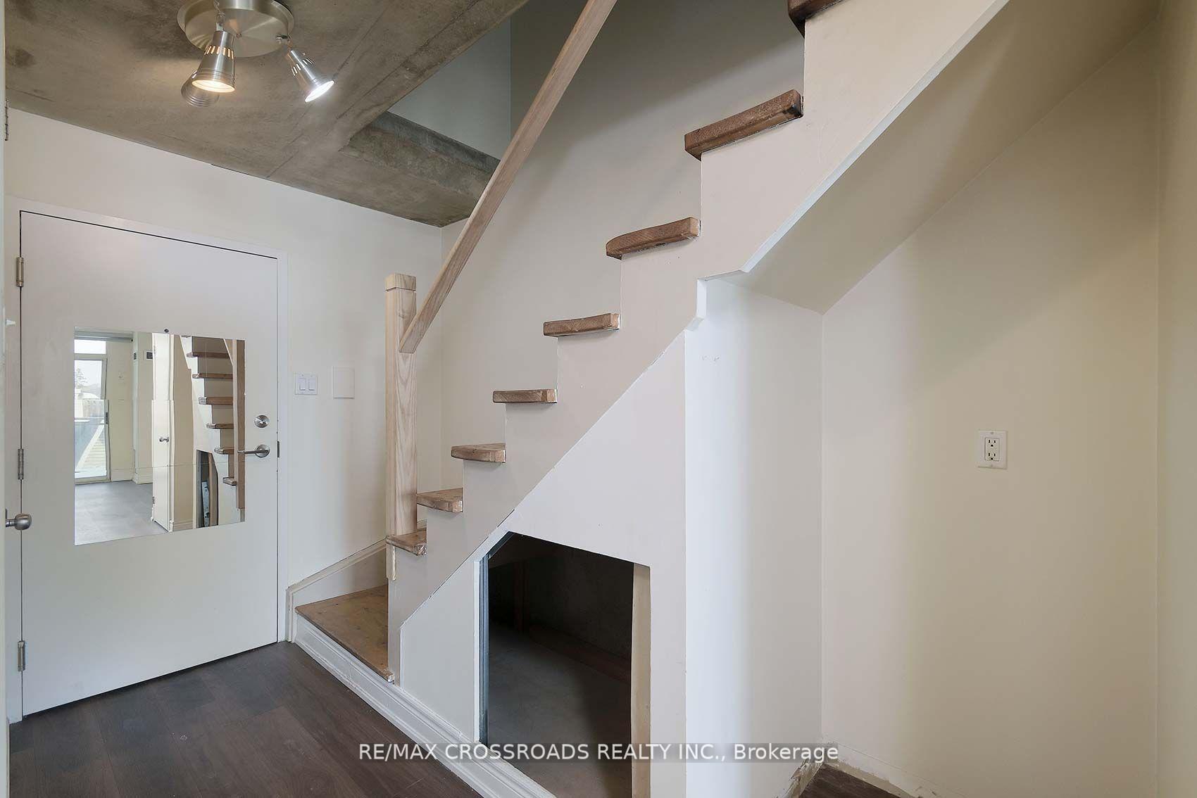 Photo 16 of Unit 526, 954 King Street W, Toronto, Niagara — HOMEH