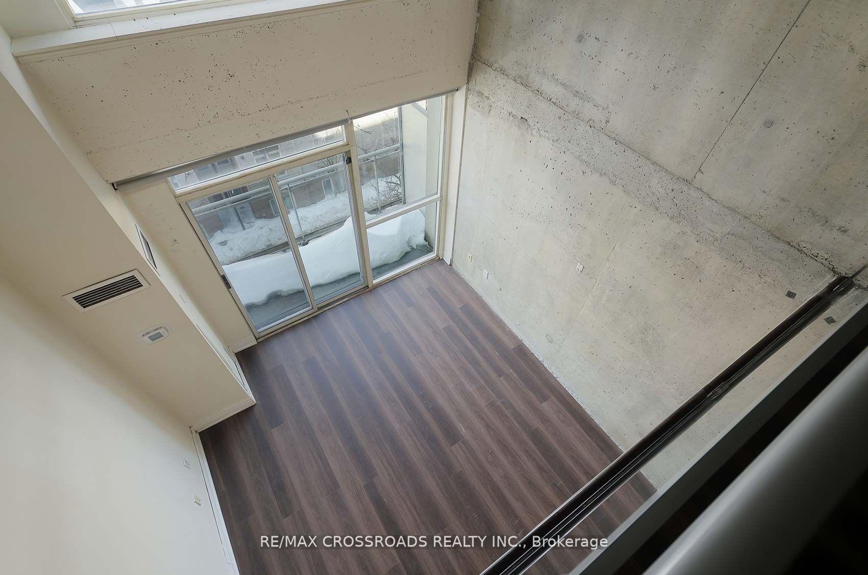 Photo 6 of Unit 526, 954 King Street W, Toronto, Niagara — HOMEH