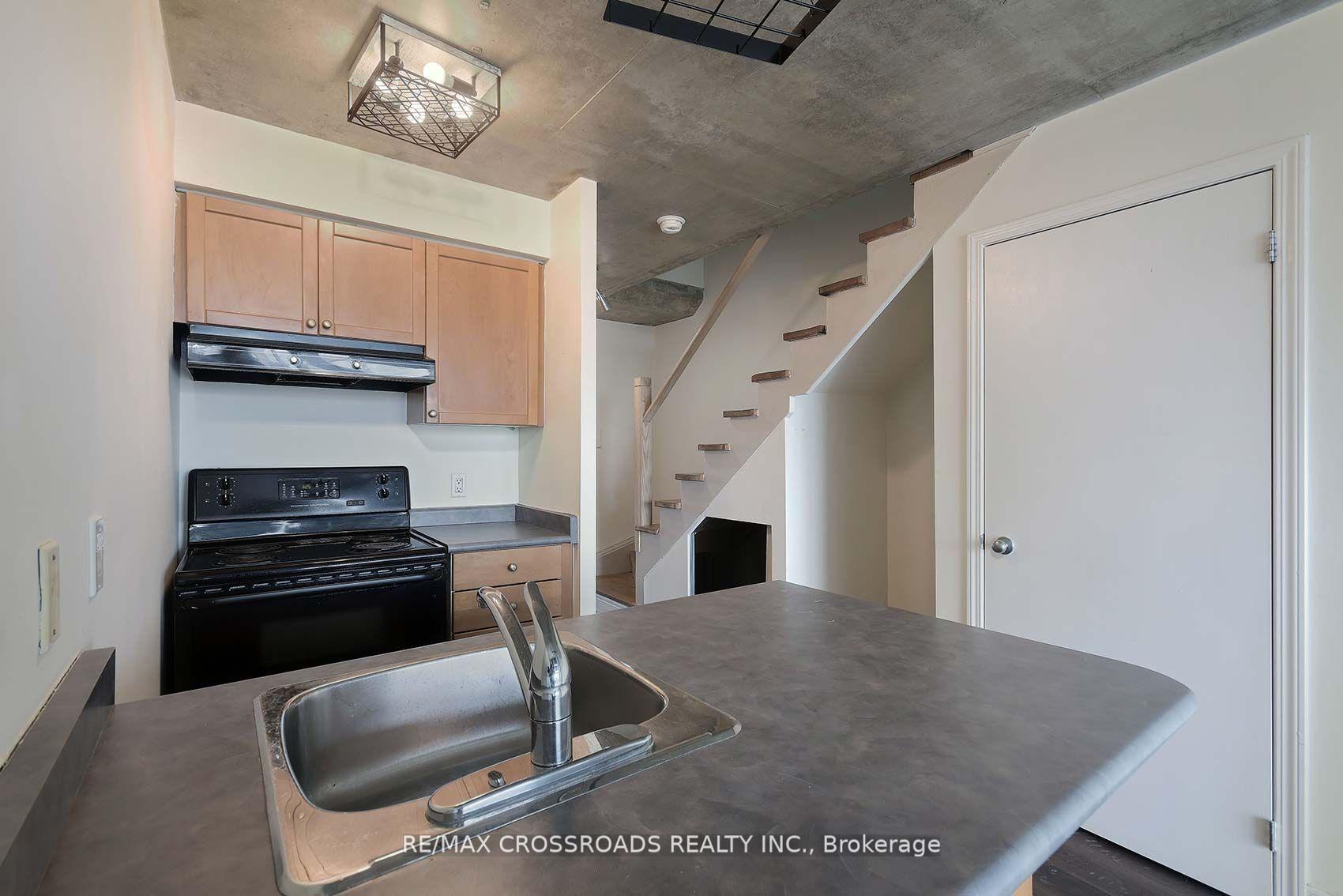 Photo 5 of Unit 526, 954 King Street W, Toronto, Niagara — HOMEH