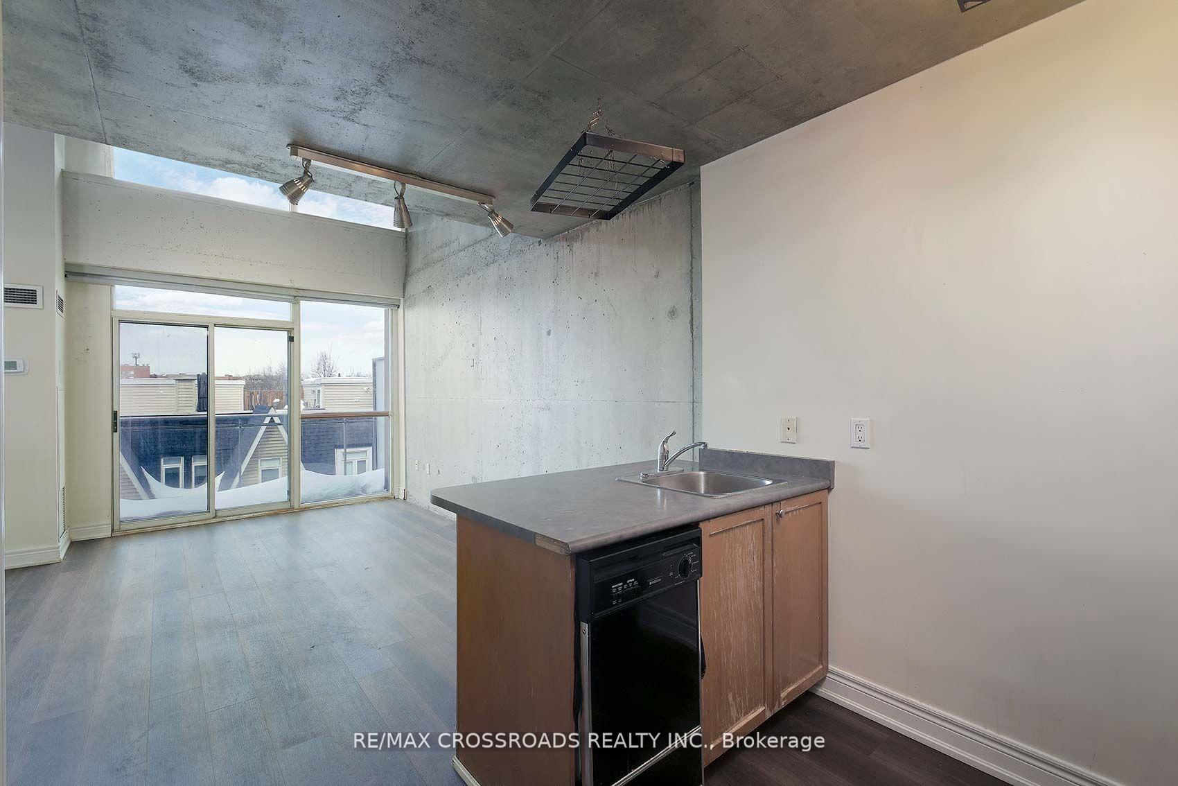 Photo 8 of Unit 526, 954 King Street W, Toronto, Niagara — HOMEH