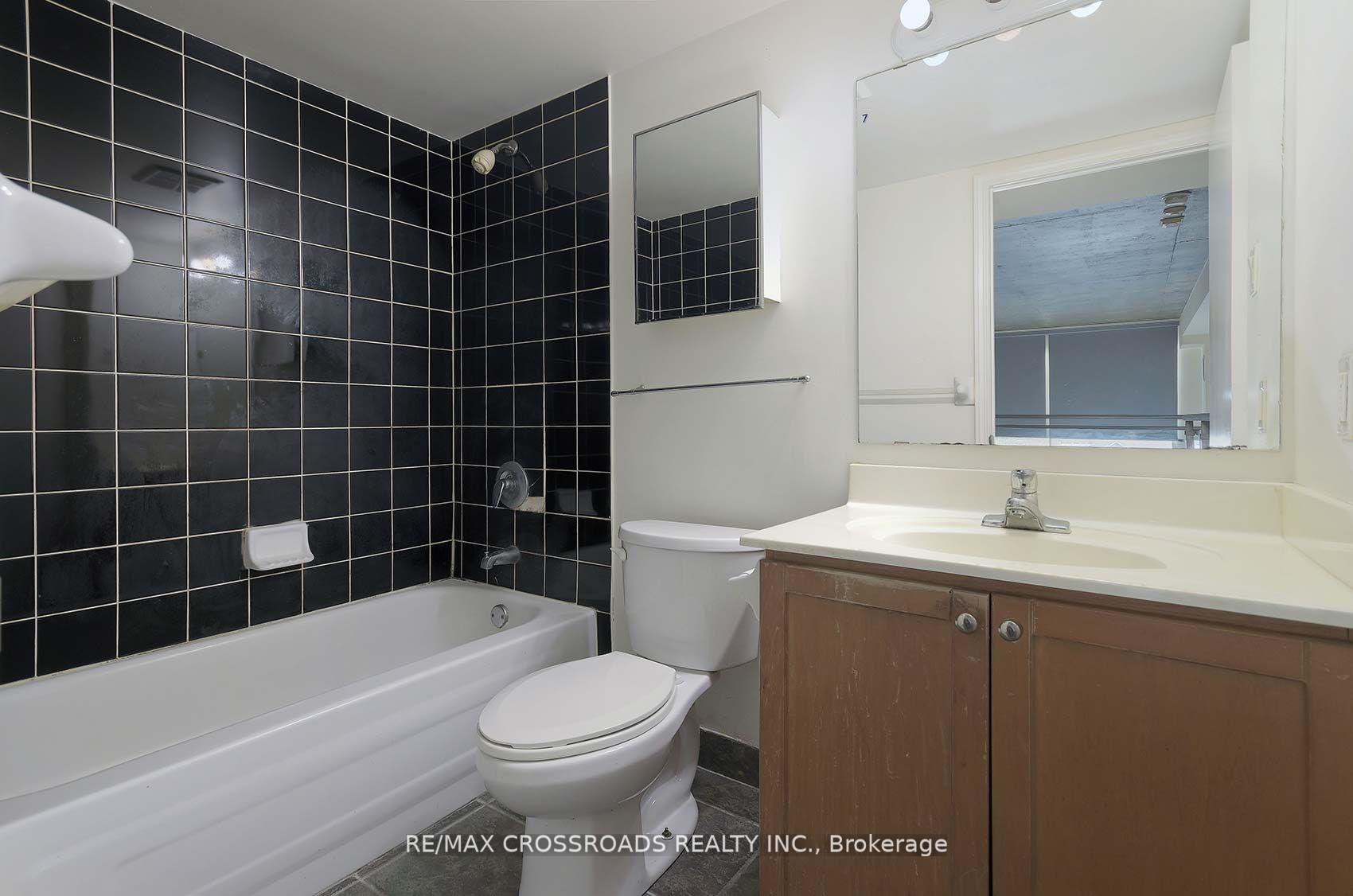 Photo 25 of Unit 526, 954 King Street W, Toronto, Niagara — HOMEH