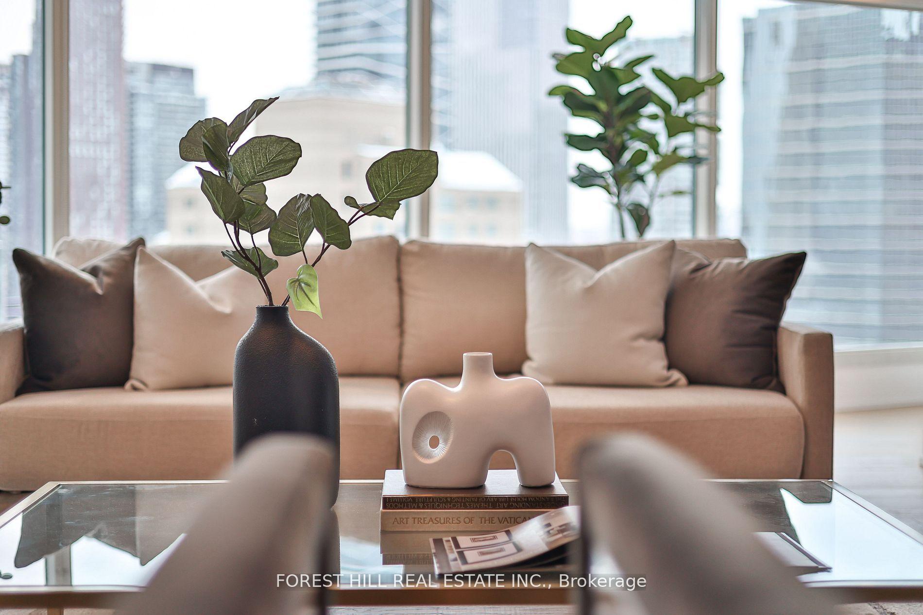 Photo 4 of Unit LPH 2702, 33 University Avenue, Toronto, Waterfront Communities — HOMEH