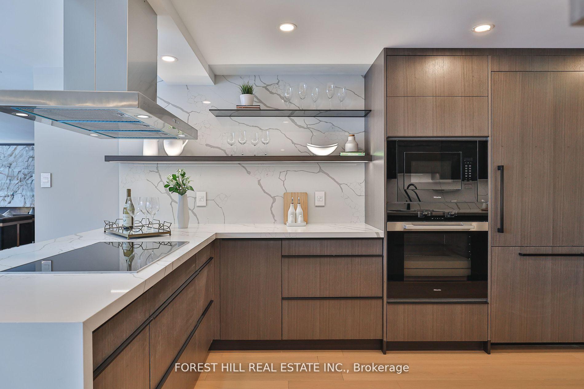 Photo 2 of Unit LPH 2702, 33 University Avenue, Toronto, Waterfront Communities — HOMEH