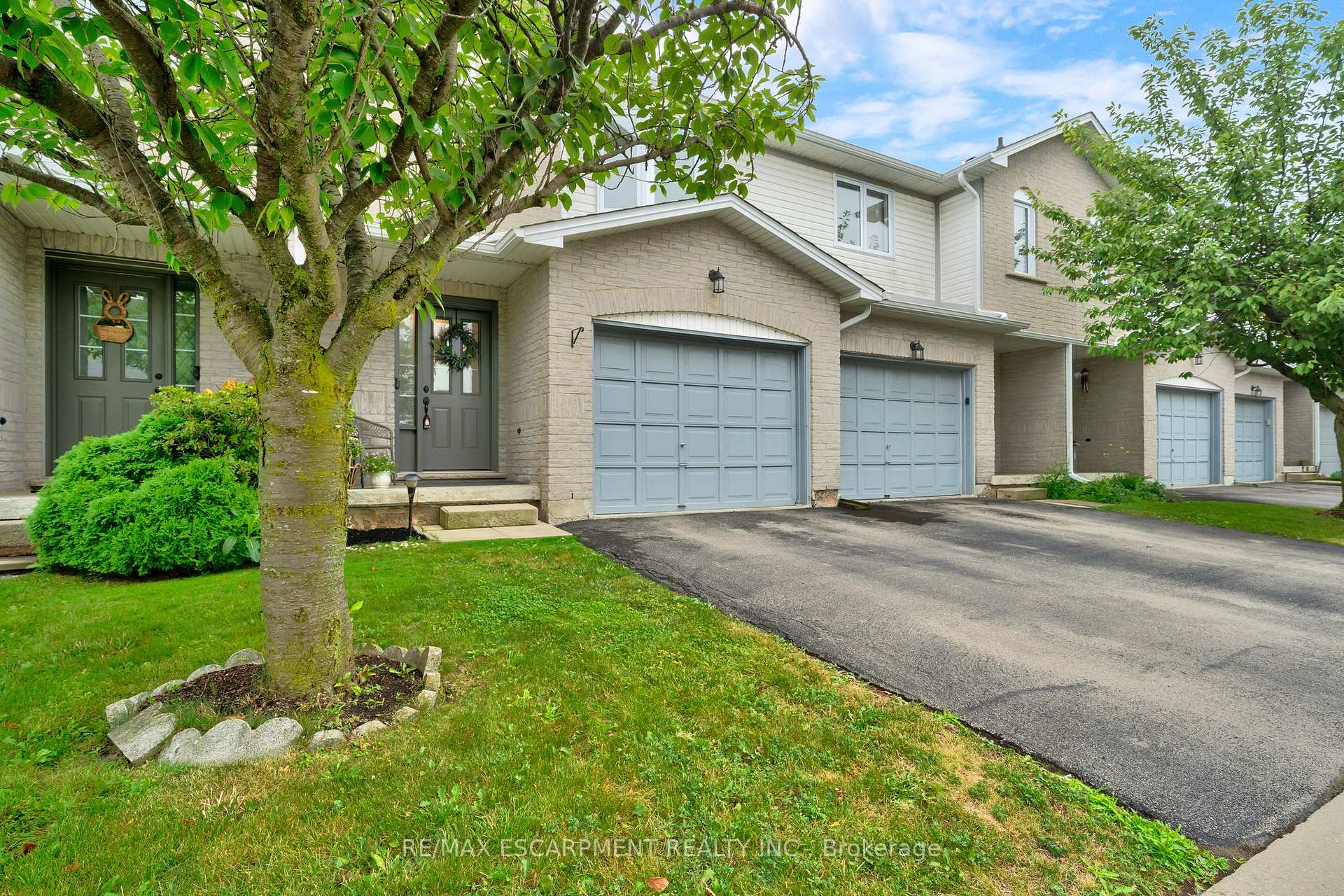 Photo 33 of Unit 28, 800 Paramount Drive, Hamilton, Stoney Creek Mountain — HOMEH