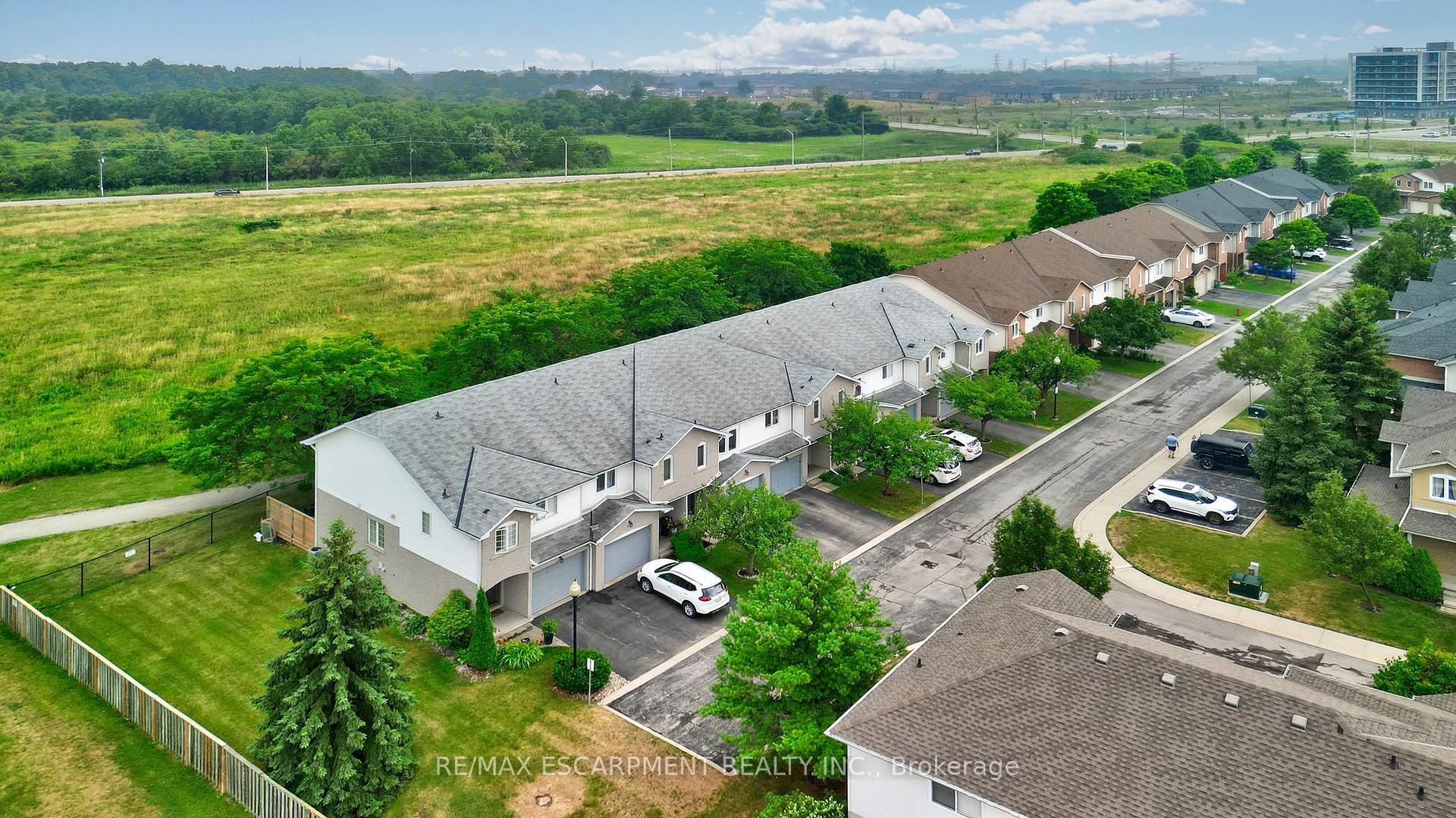 Photo 2 of Unit 28, 800 Paramount Drive, Hamilton, Stoney Creek Mountain — HOMEH