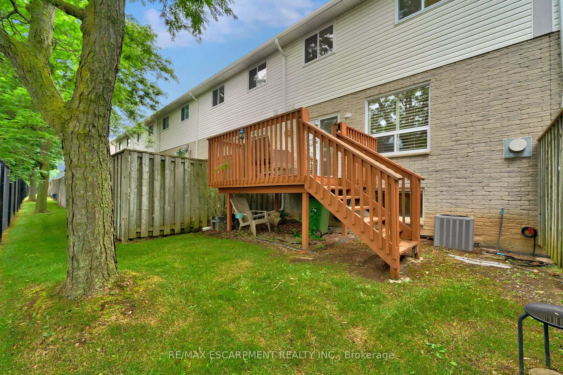 Photo 14 of Unit 28, 800 Paramount Drive, Hamilton, Stoney Creek Mountain — HOMEH