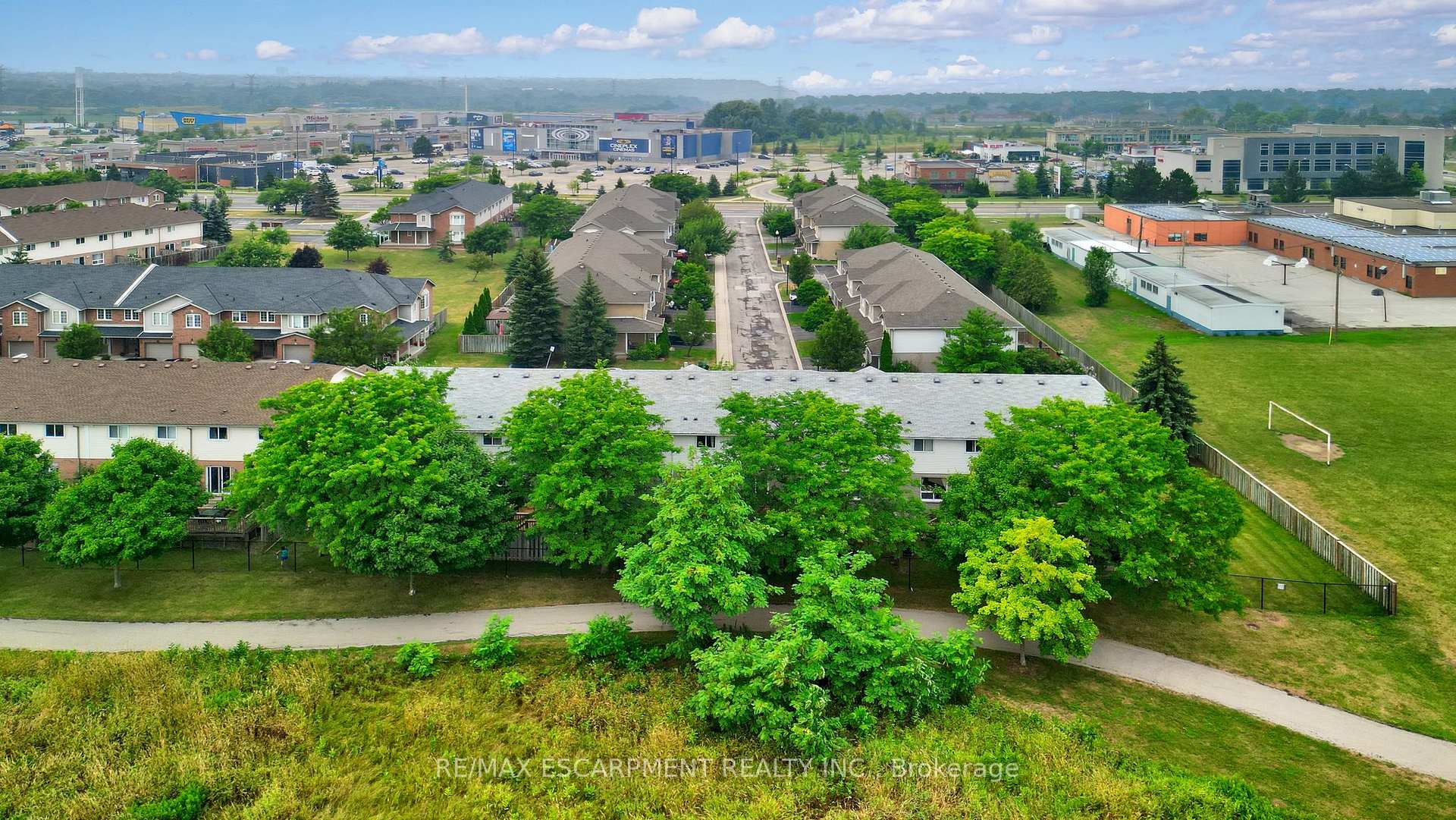 Photo 21 of Unit 28, 800 Paramount Drive, Hamilton, Stoney Creek Mountain — HOMEH