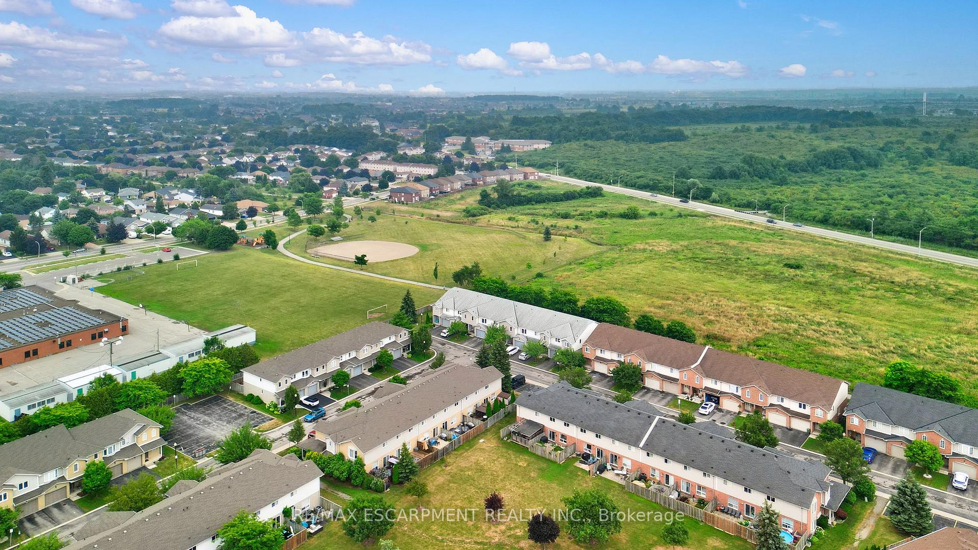 Photo 27 of Unit 28, 800 Paramount Drive, Hamilton, Stoney Creek Mountain — HOMEH