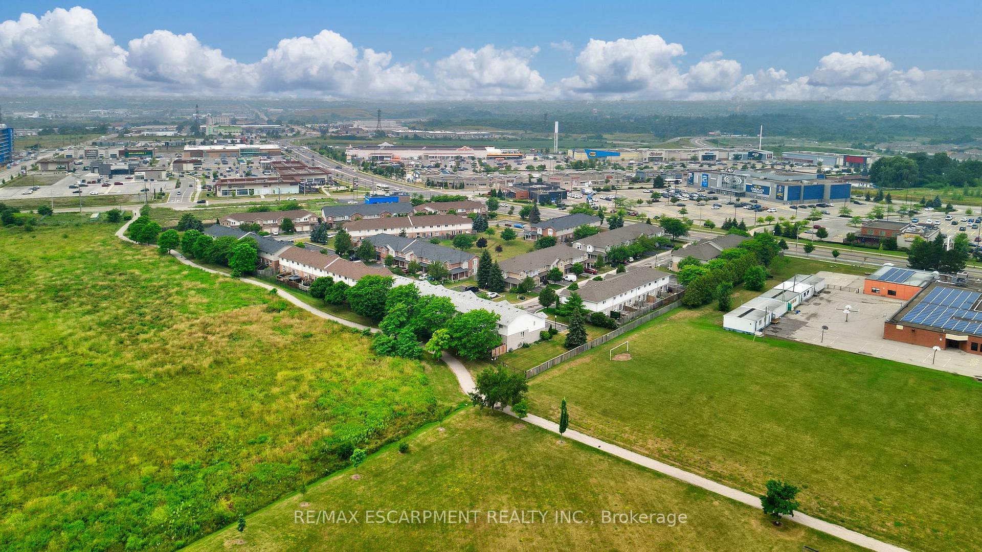 Photo 32 of Unit 28, 800 Paramount Drive, Hamilton, Stoney Creek Mountain — HOMEH