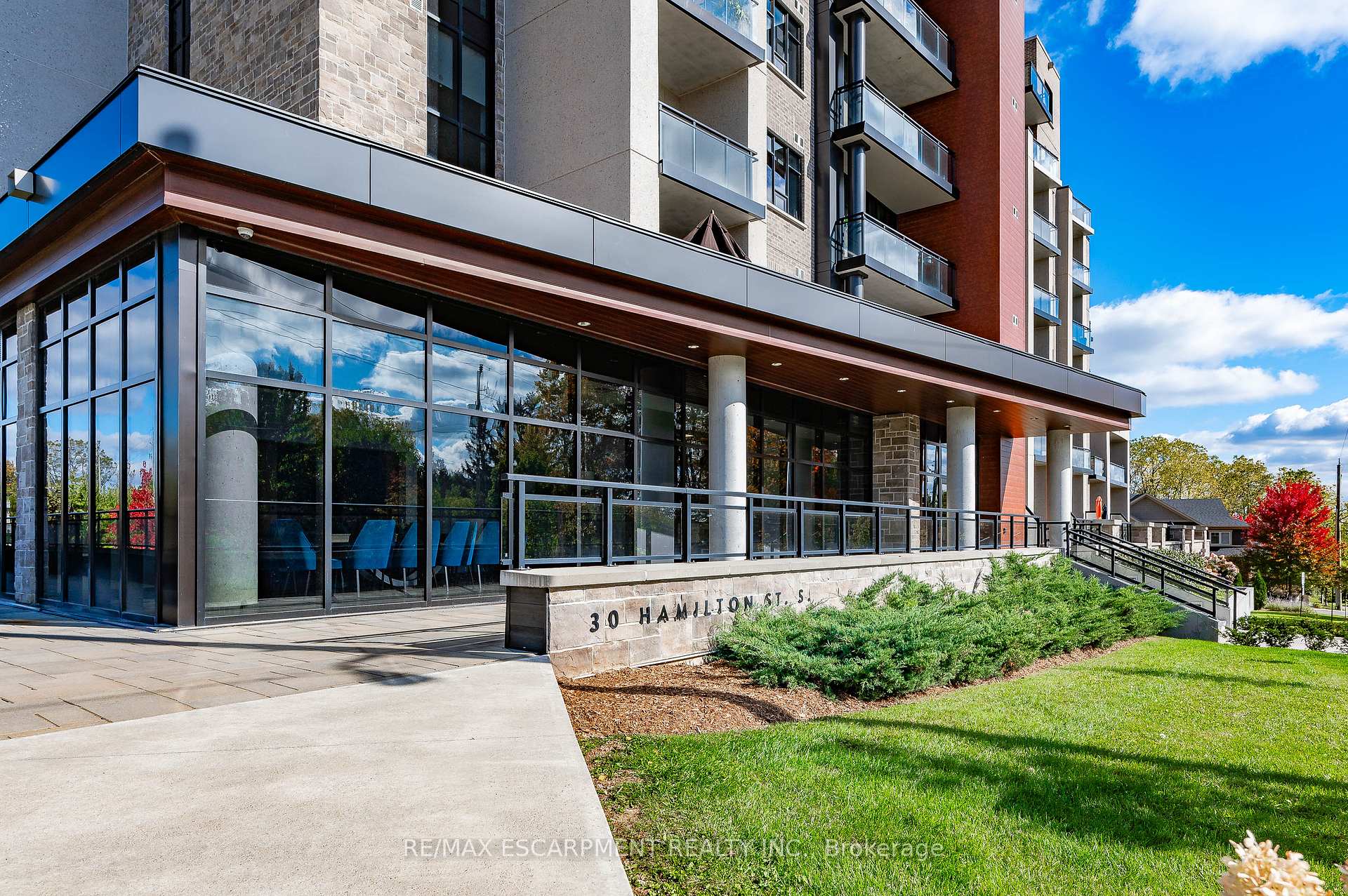 Front of Unit 703, 30 Hamilton Street S