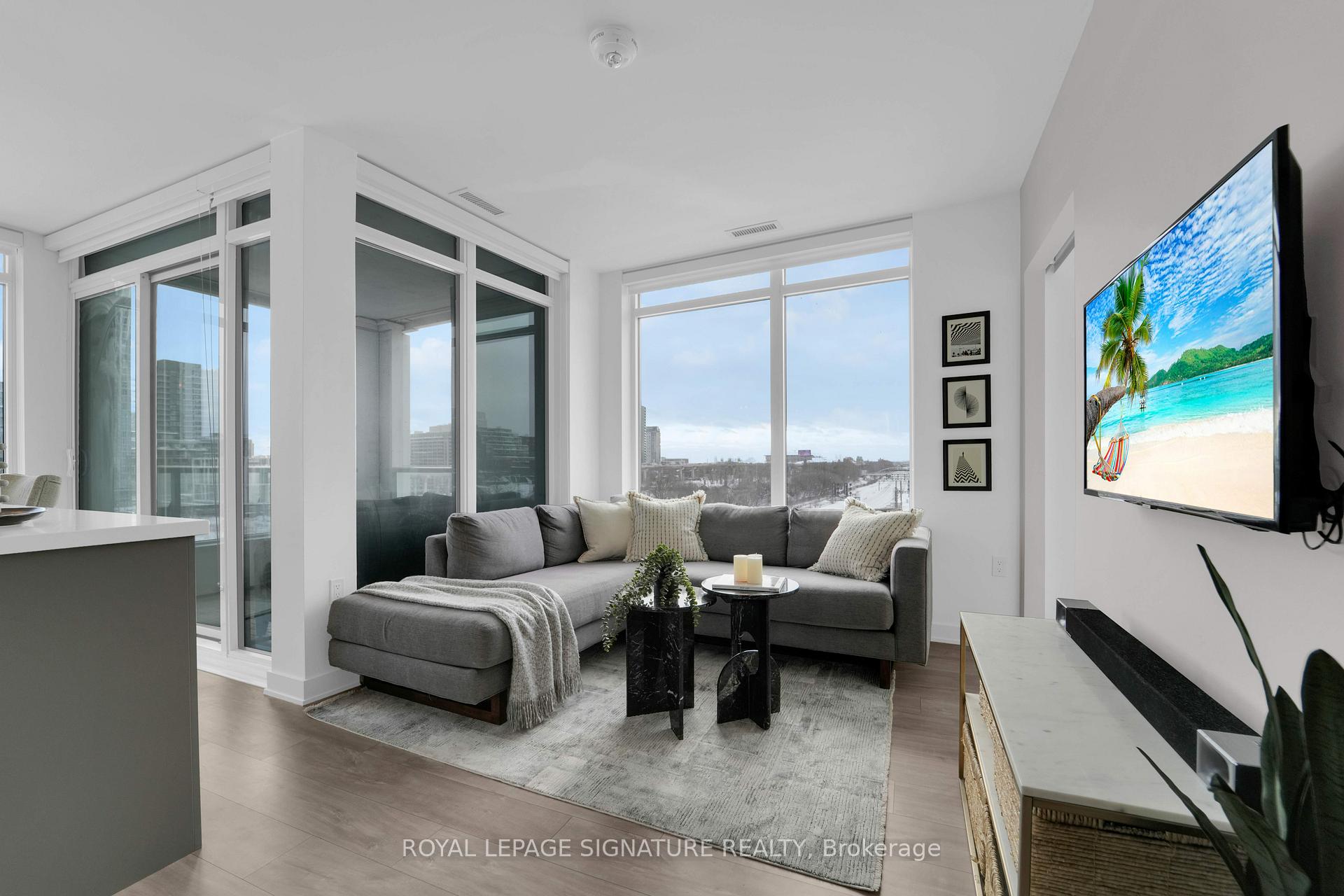 Photo 9 of Unit 406, 27 Bathurst Street, Toronto, Waterfront Communities — HOMEH