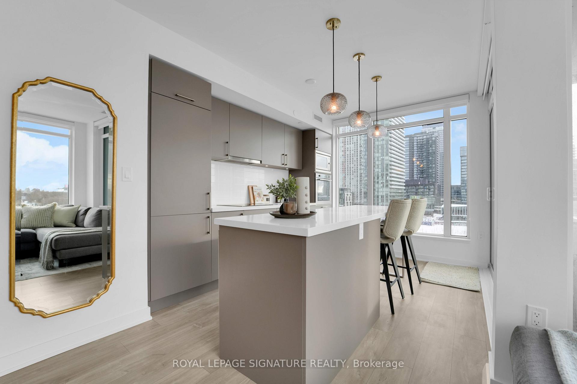 Photo 2 of Unit 406, 27 Bathurst Street, Toronto, Waterfront Communities — HOMEH
