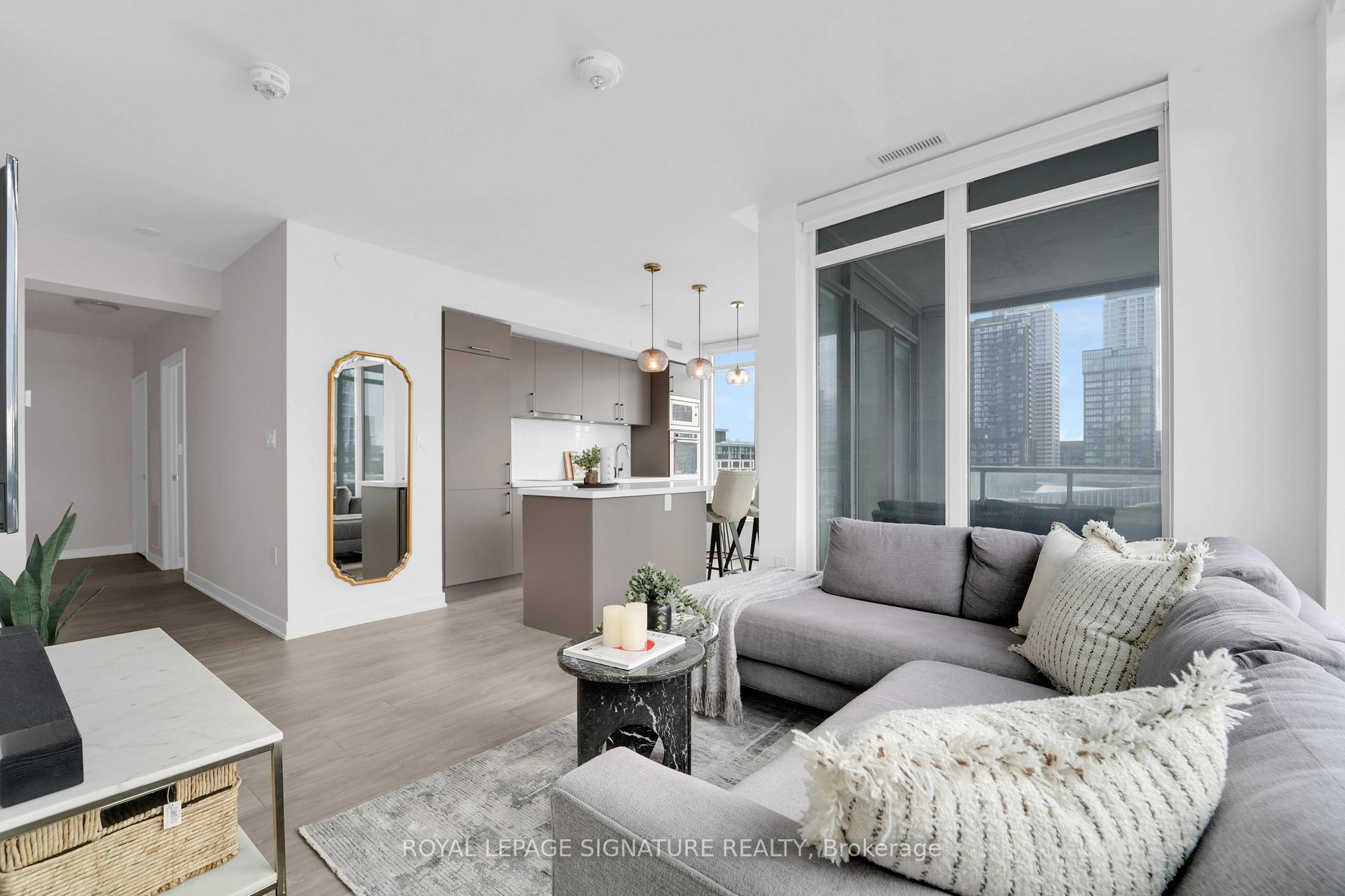 Photo 3 of Unit 406, 27 Bathurst Street, Toronto, Waterfront Communities — HOMEH