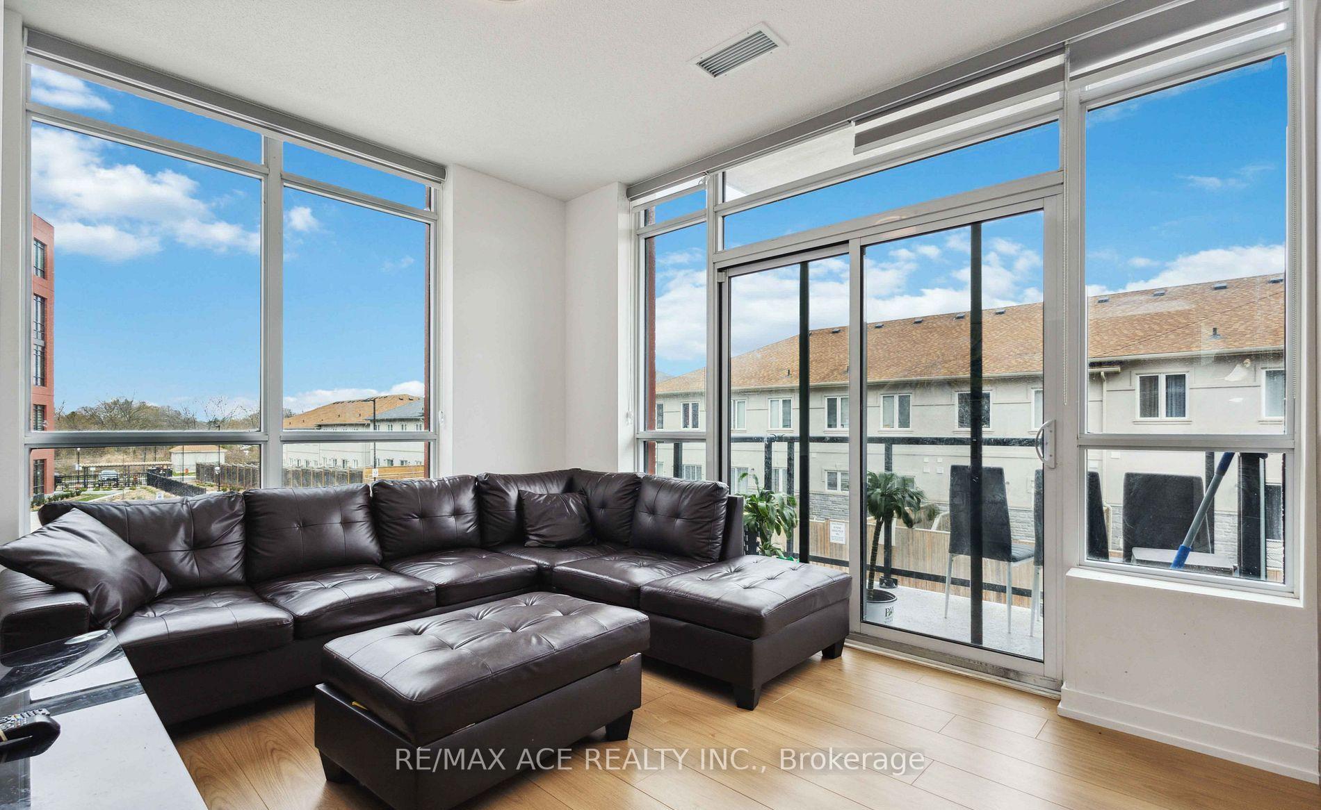 Photo 4 of Unit 204, 1010 Dundas Street E, Whitby, Pringle Creek — HOMEH
