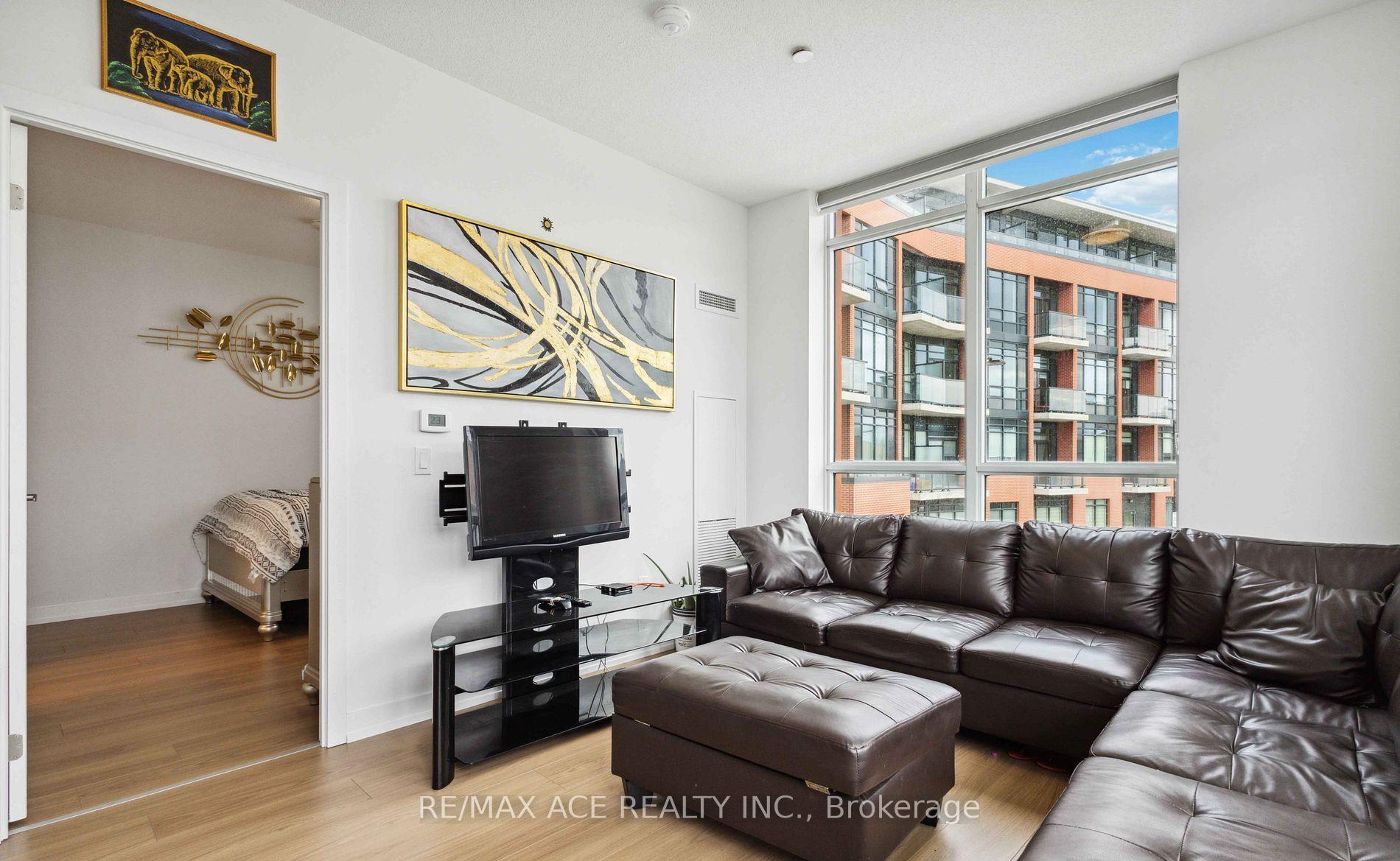 Photo 2 of Unit 204, 1010 Dundas Street E, Whitby, Pringle Creek — HOMEH