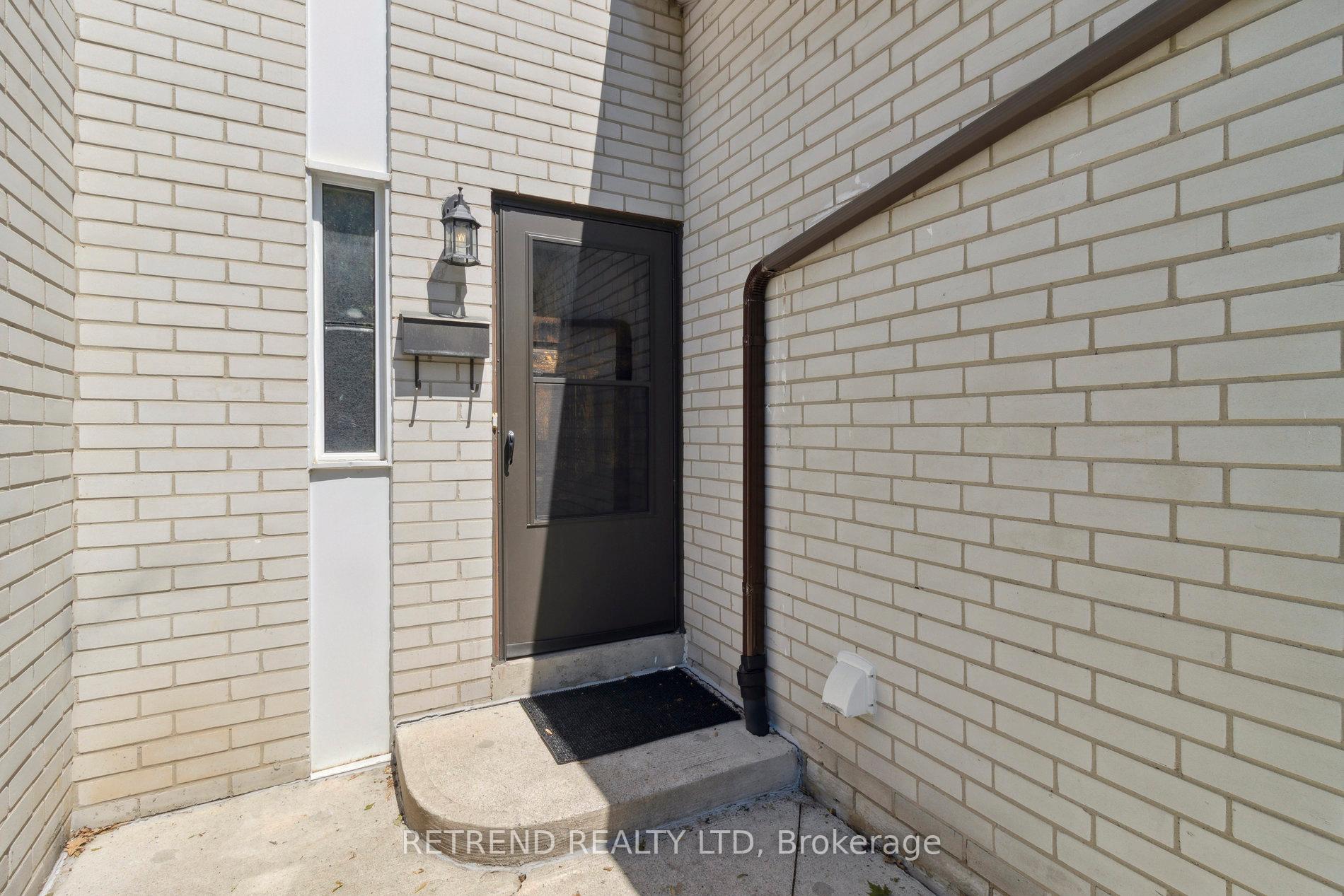 Photo 9 of 8 Niles Way, Markham, Aileen-Willowbrook — HOMEH