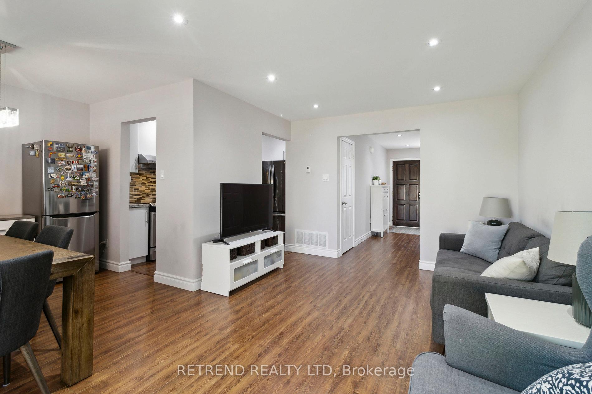 Photo 39 of 8 Niles Way, Markham, Aileen-Willowbrook — HOMEH
