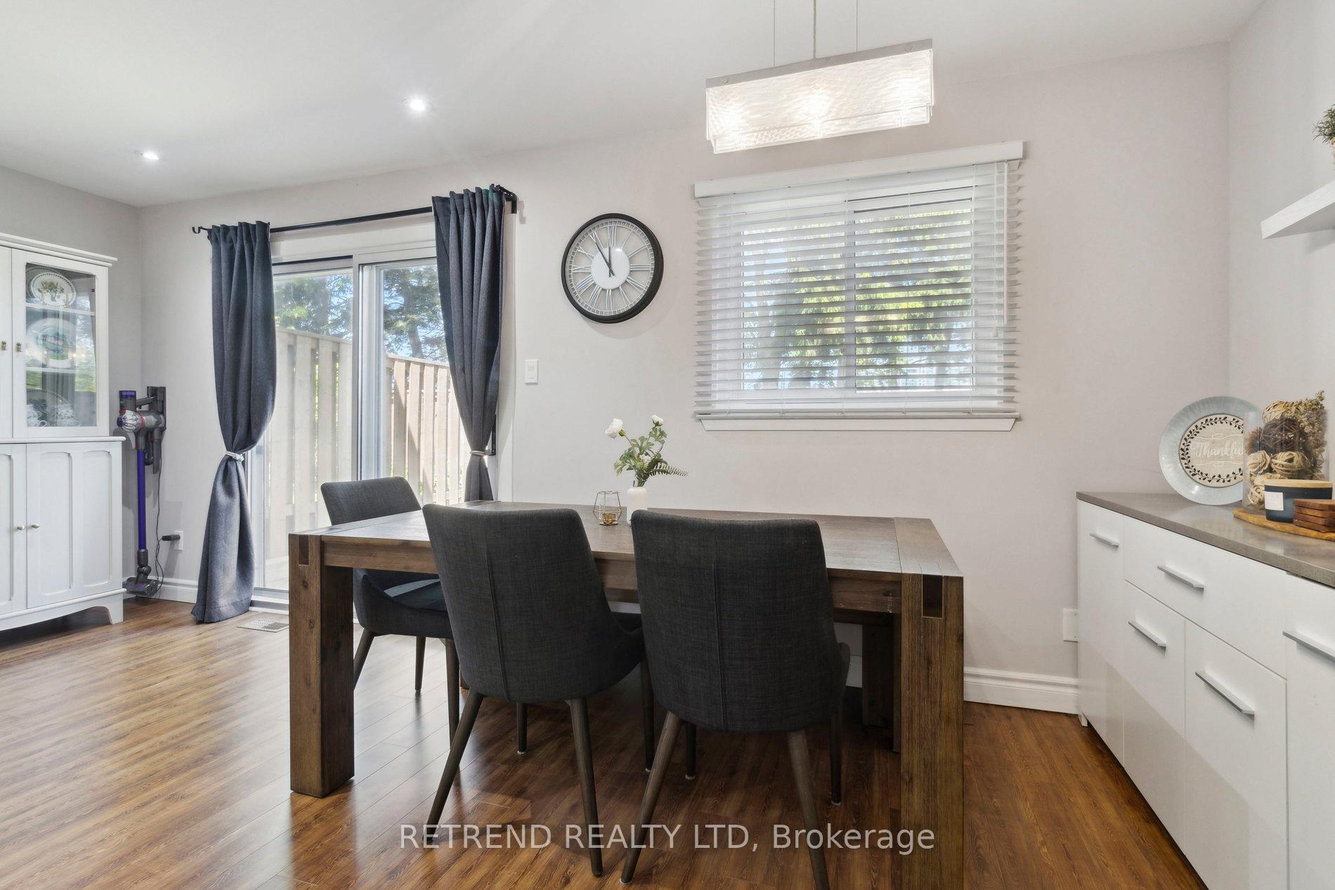 Photo 10 of 8 Niles Way, Markham, Aileen-Willowbrook — HOMEH