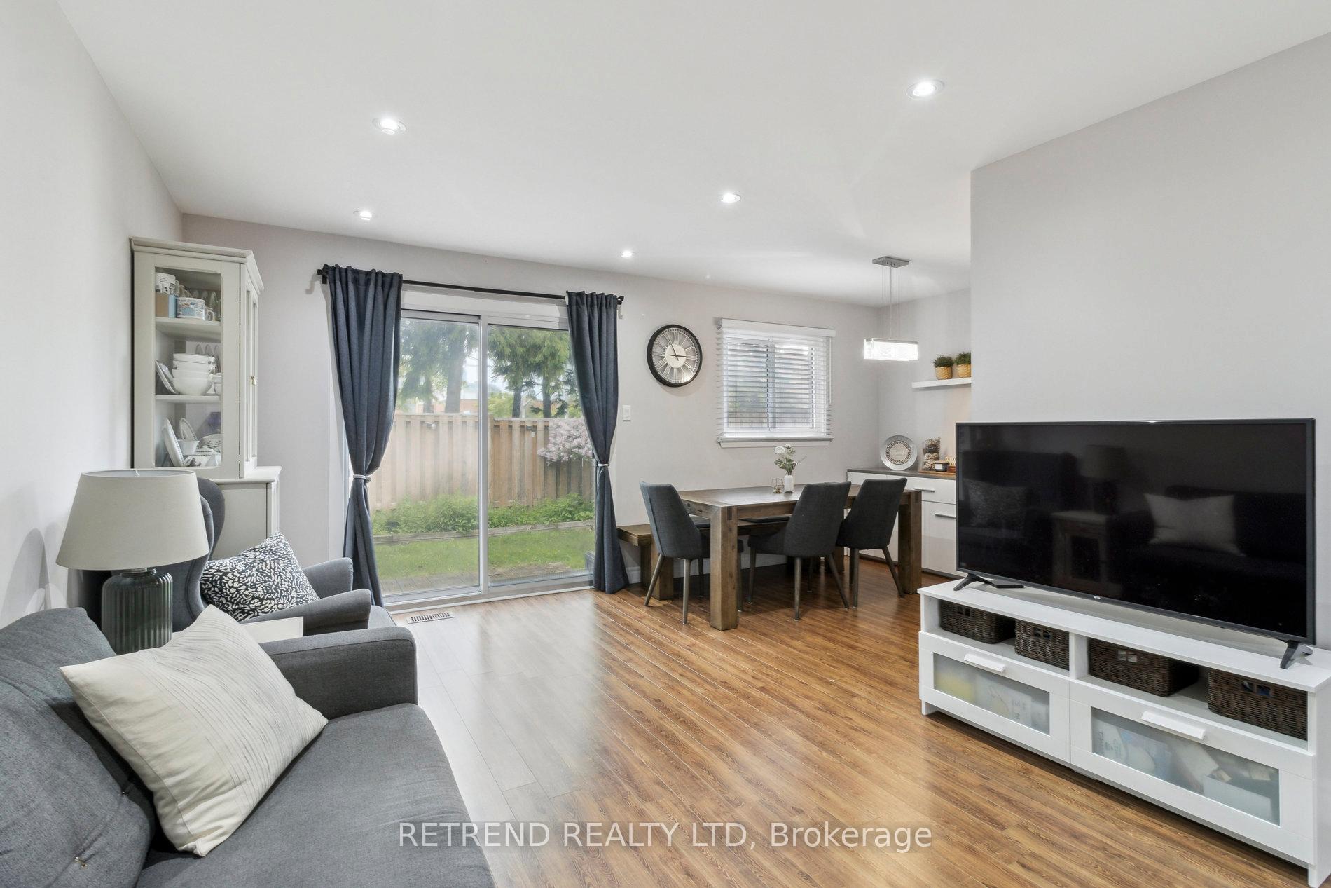 Photo 18 of 8 Niles Way, Markham, Aileen-Willowbrook — HOMEH