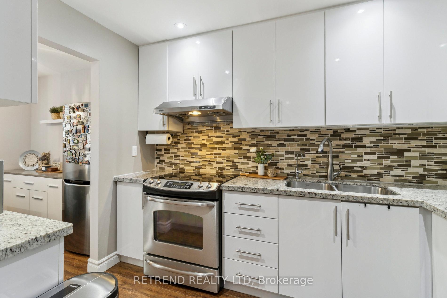 Photo 12 of 8 Niles Way, Markham, Aileen-Willowbrook — HOMEH