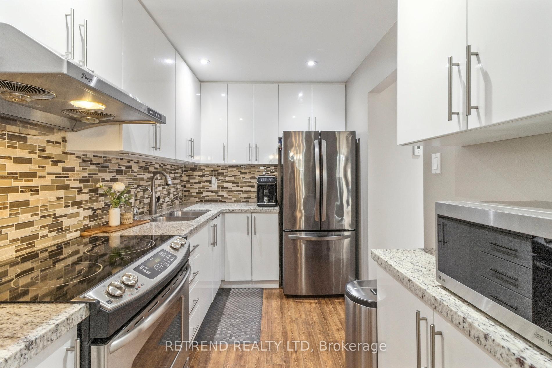 Photo 17 of 8 Niles Way, Markham, Aileen-Willowbrook — HOMEH