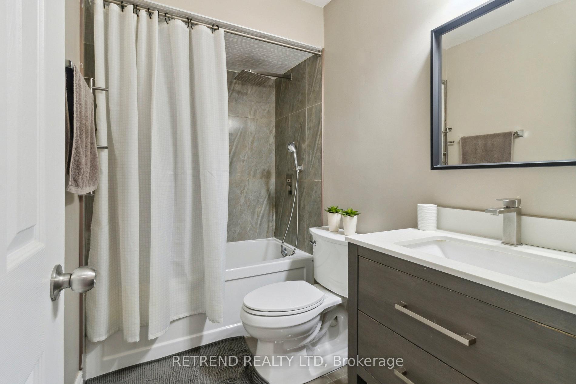 Photo 25 of 8 Niles Way, Markham, Aileen-Willowbrook — HOMEH