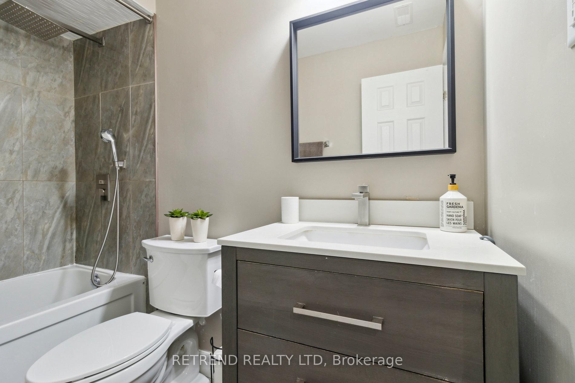 Photo 28 of 8 Niles Way, Markham, Aileen-Willowbrook — HOMEH