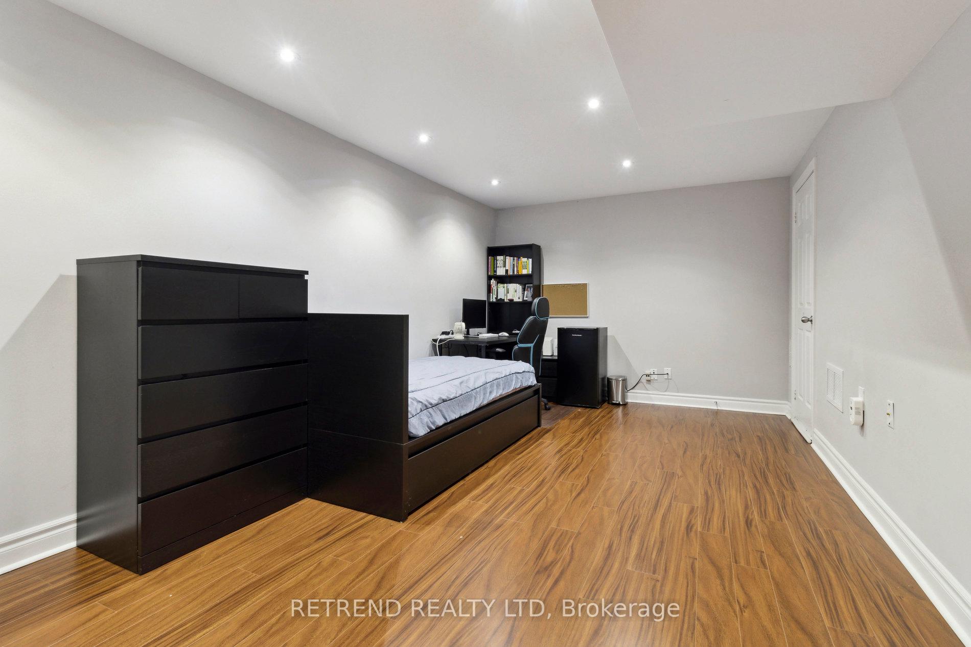 Photo 29 of 8 Niles Way, Markham, Aileen-Willowbrook — HOMEH
