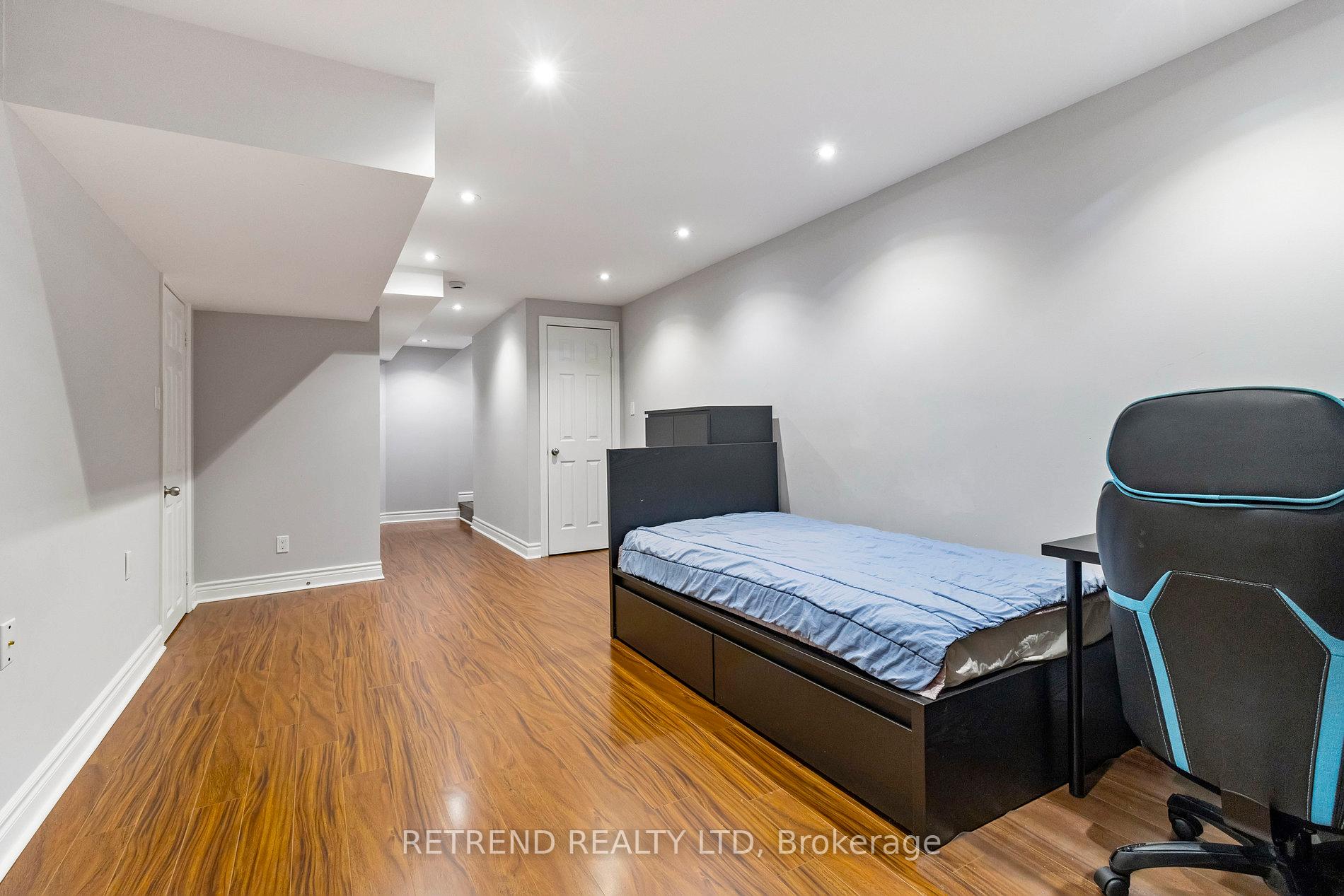 Photo 27 of 8 Niles Way, Markham, Aileen-Willowbrook — HOMEH
