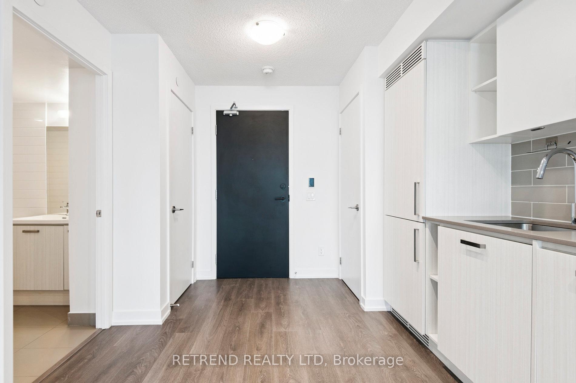 Photo 3 of Unit 1004, 125 Redpath Avenue, Toronto, Mount Pleasant West — HOMEH