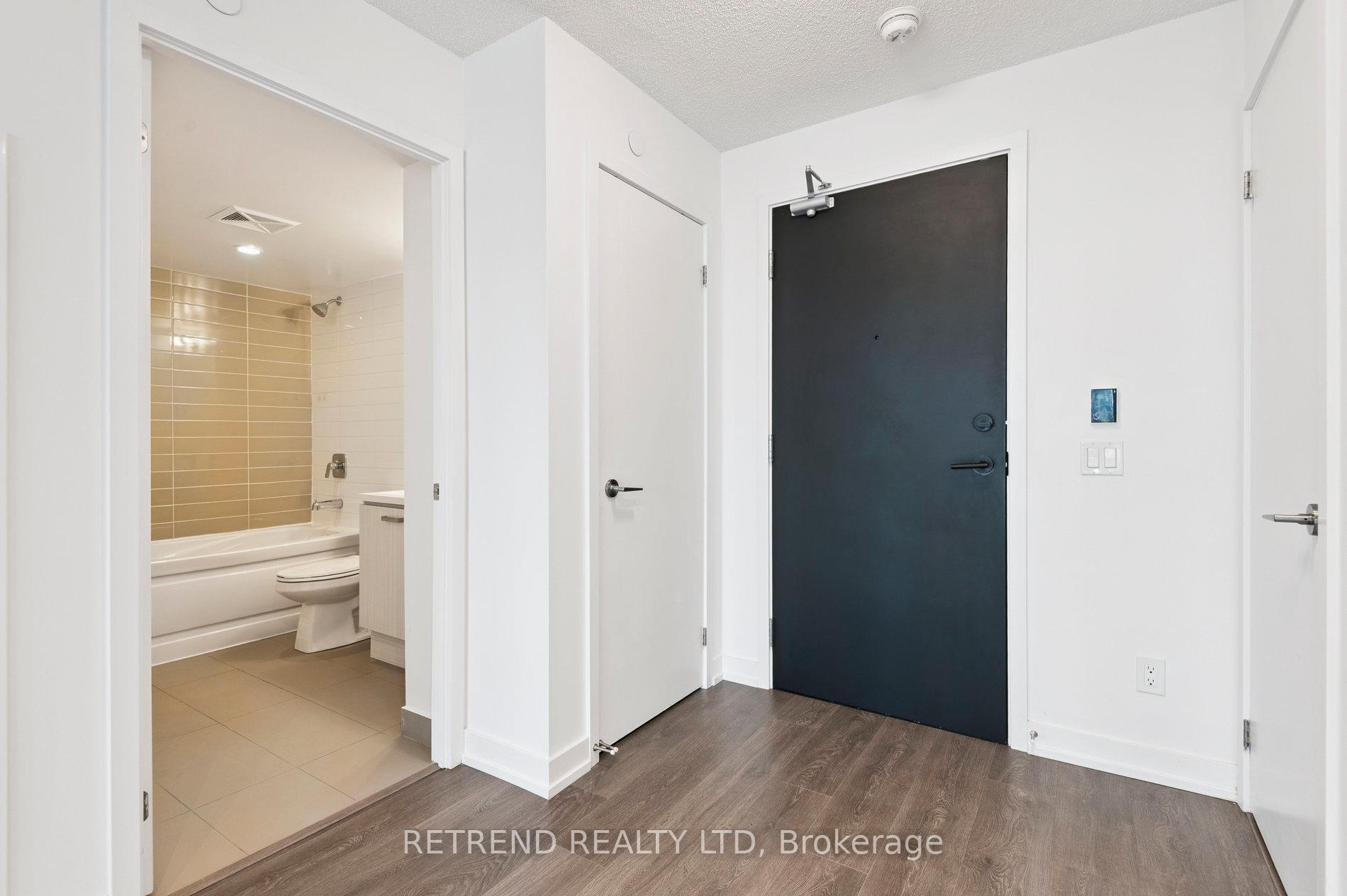 Photo 6 of Unit 1004, 125 Redpath Avenue, Toronto, Mount Pleasant West — HOMEH