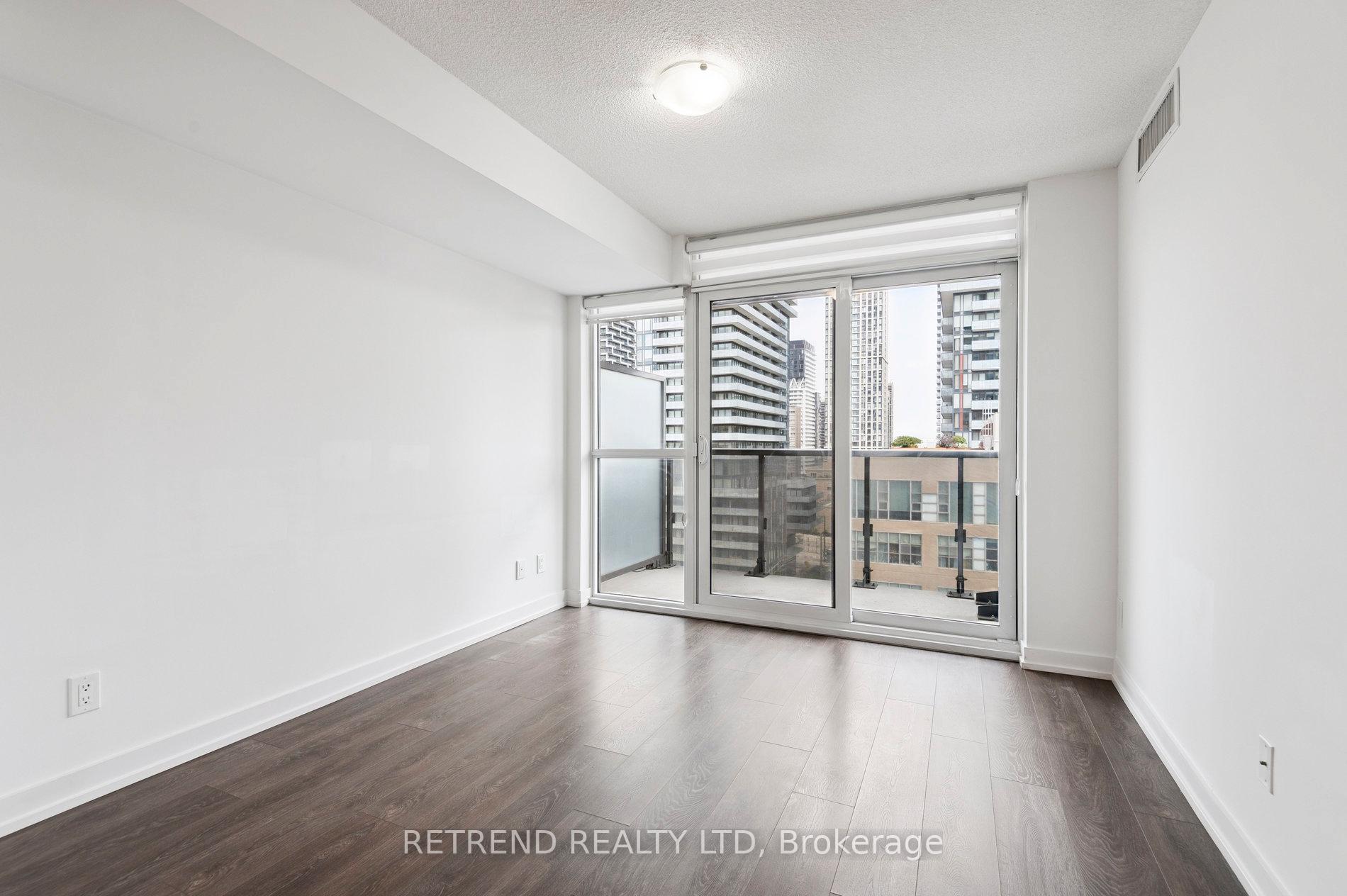 Photo 4 of Unit 1004, 125 Redpath Avenue, Toronto, Mount Pleasant West — HOMEH