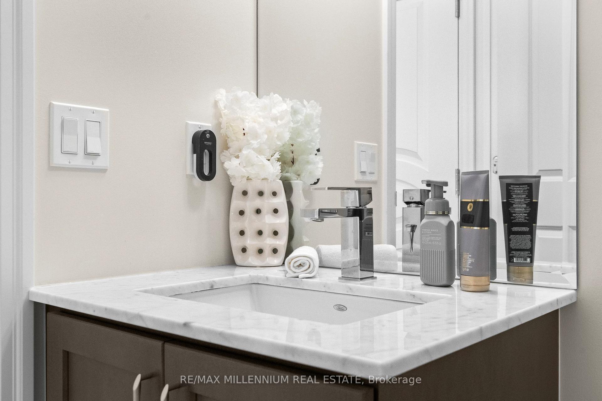 Photo 14 of Unit 309, 9075 Jane Street, Vaughan, Concord — HOMEH